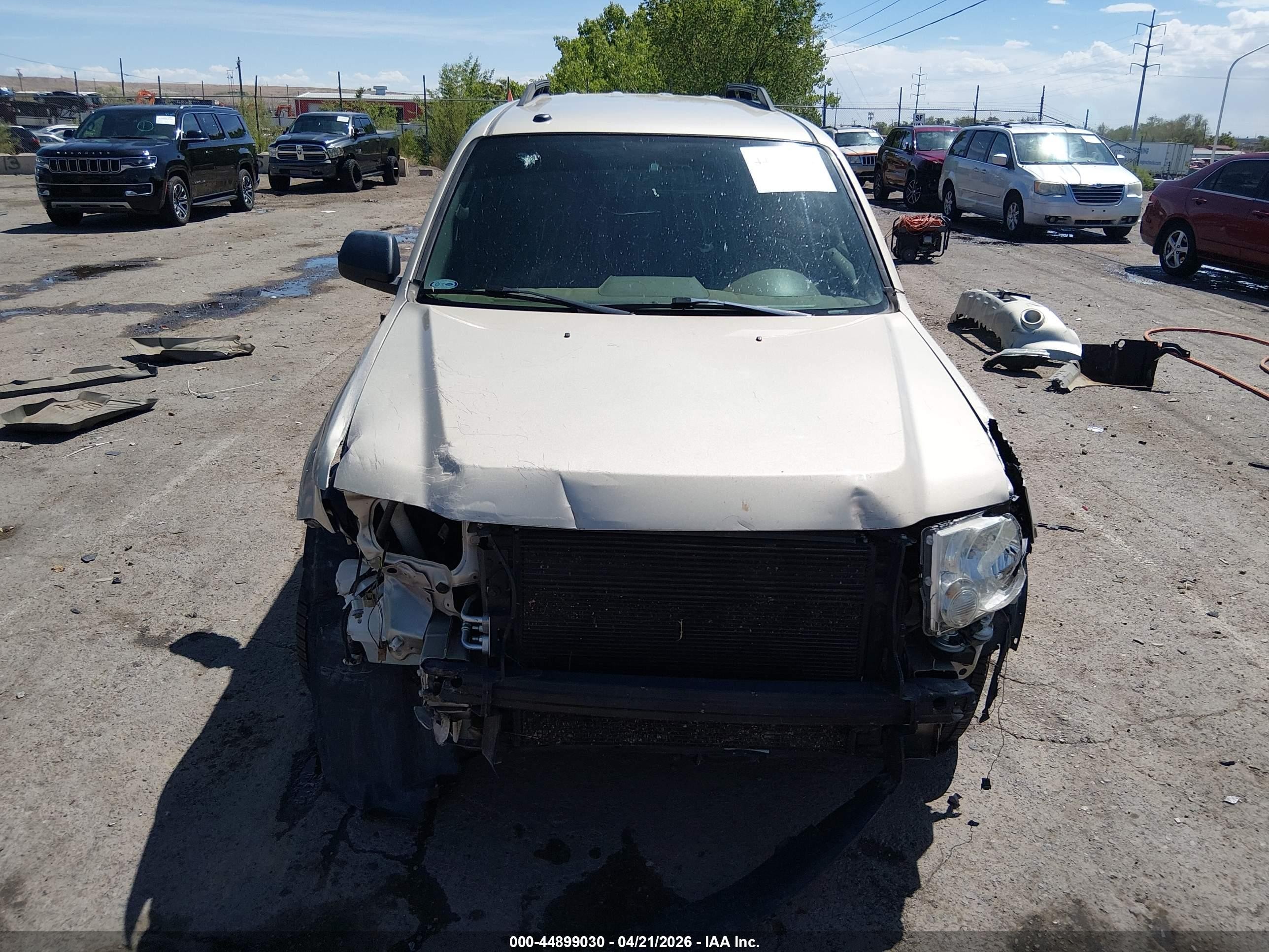 2012 Ford Escape Xlt Beige vin: 1FMCU0DG3CKB04169