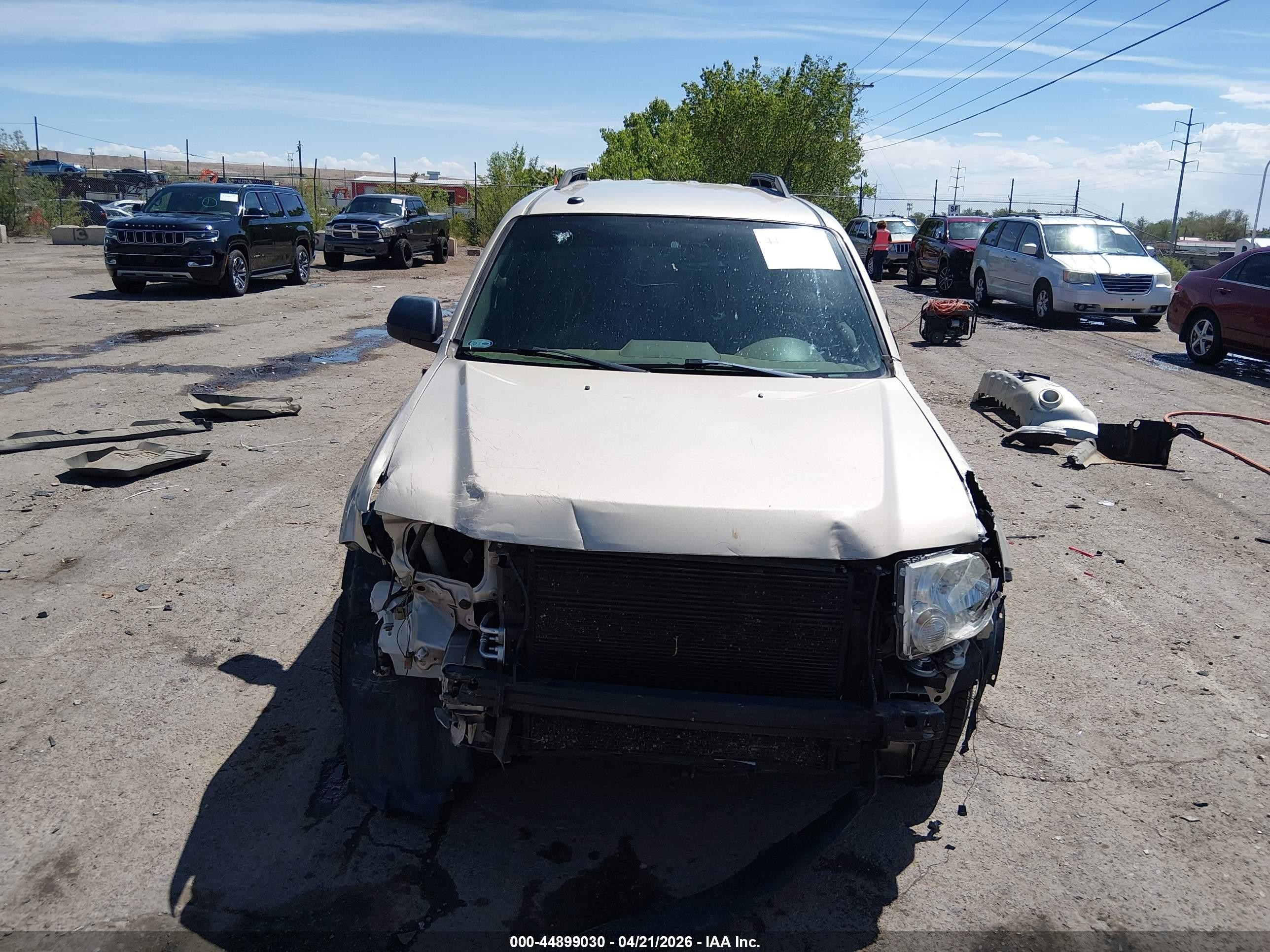 2012 Ford Escape Xlt Beige vin: 1FMCU0DG3CKB04169