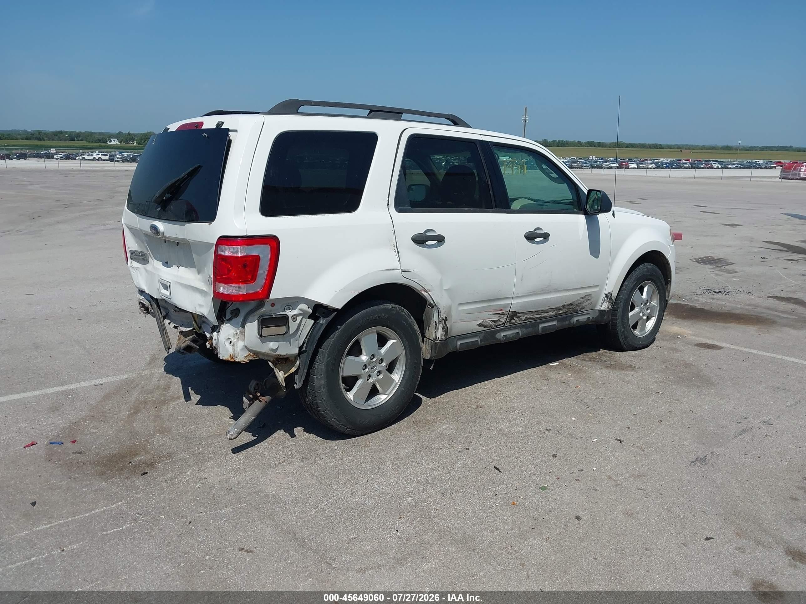 2010 Ford Escape Xlt White vin: 1FMCU0DG4AKB66077