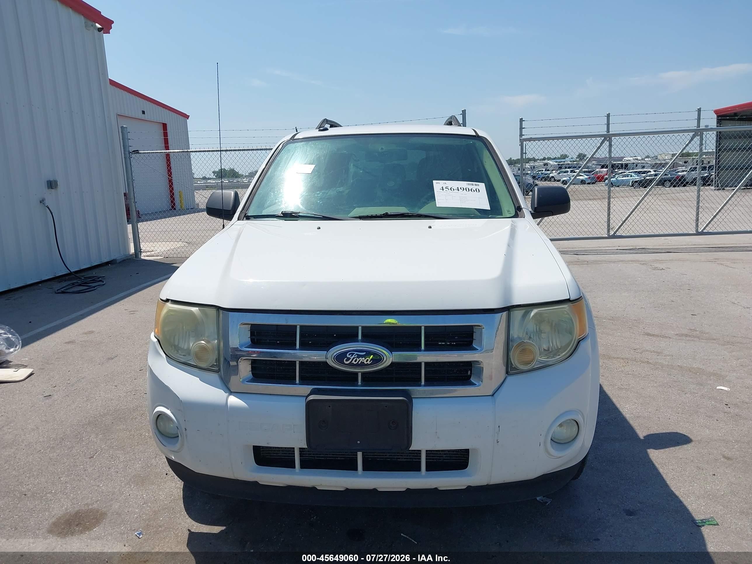 2010 Ford Escape Xlt White vin: 1FMCU0DG4AKB66077