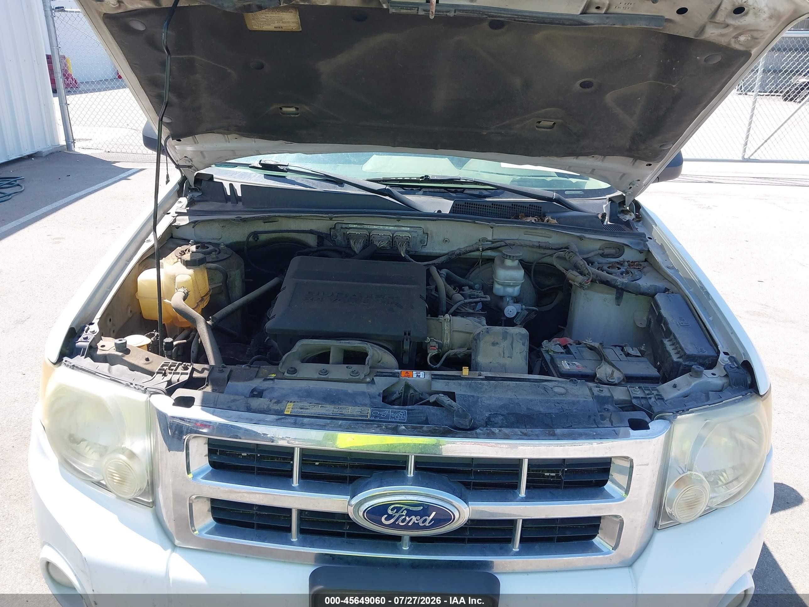 2010 Ford Escape Xlt White vin: 1FMCU0DG4AKB66077