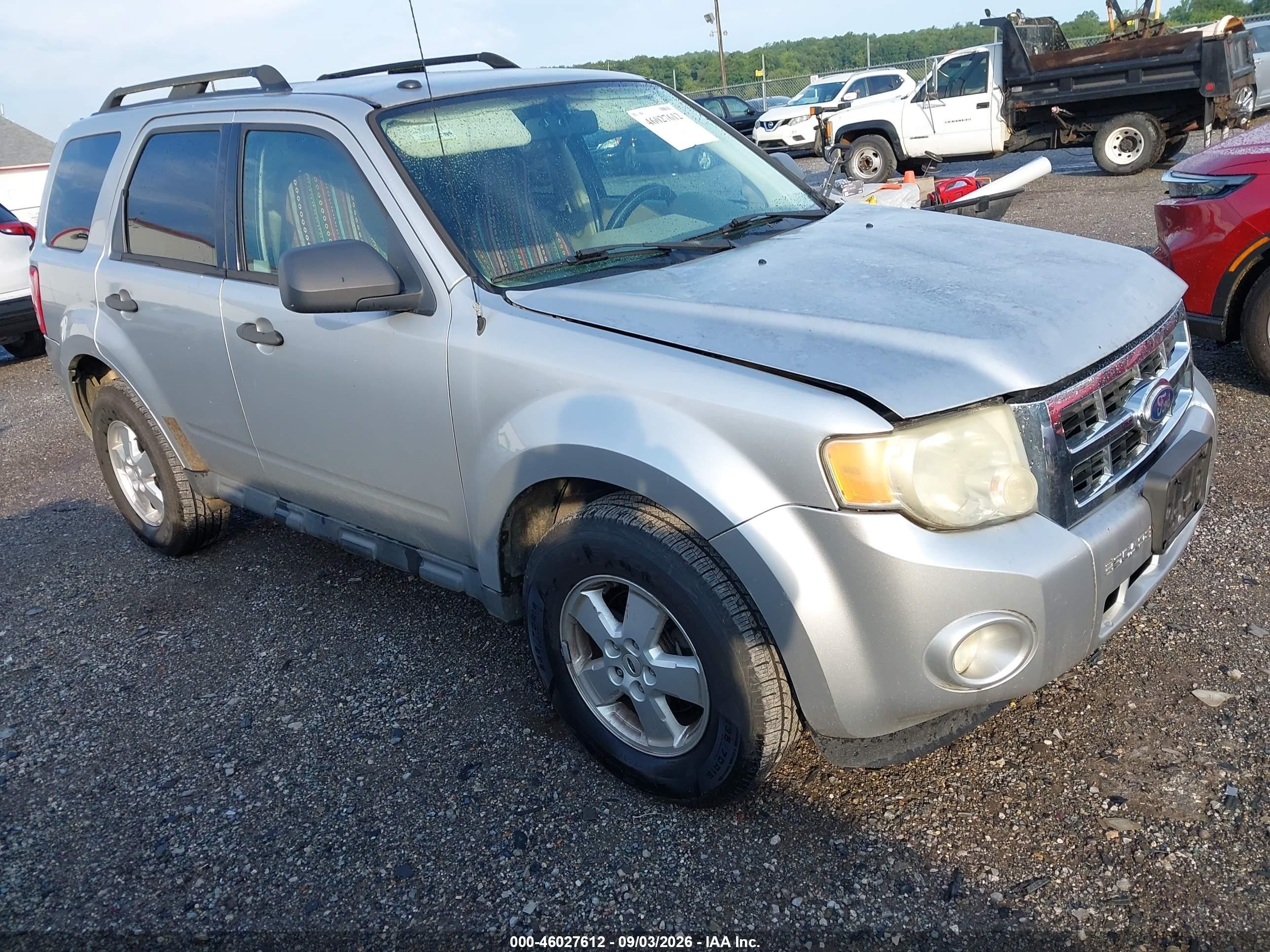 2010 Ford Escape Xlt Silver vin: 1FMCU0DG4AKB78178