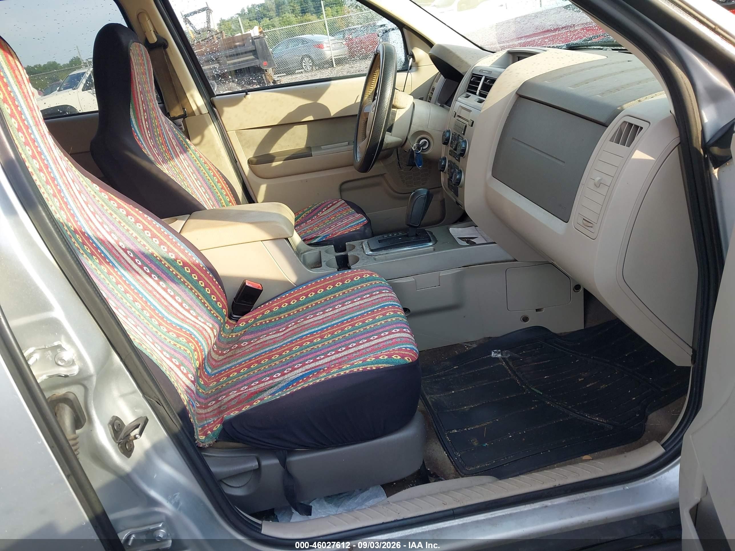 2010 Ford Escape Xlt Silver vin: 1FMCU0DG4AKB78178