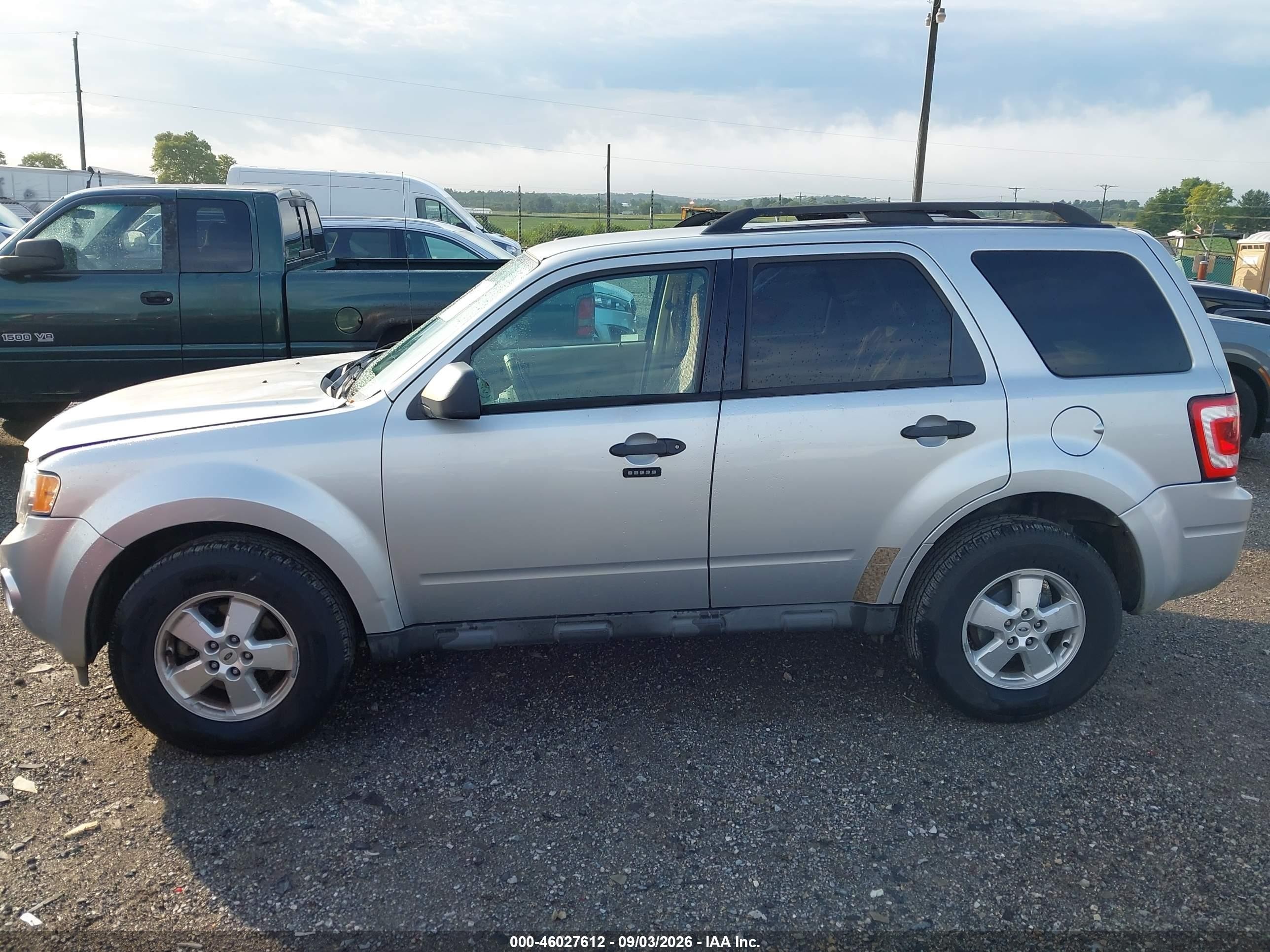 2010 Ford Escape Xlt Silver vin: 1FMCU0DG4AKB78178