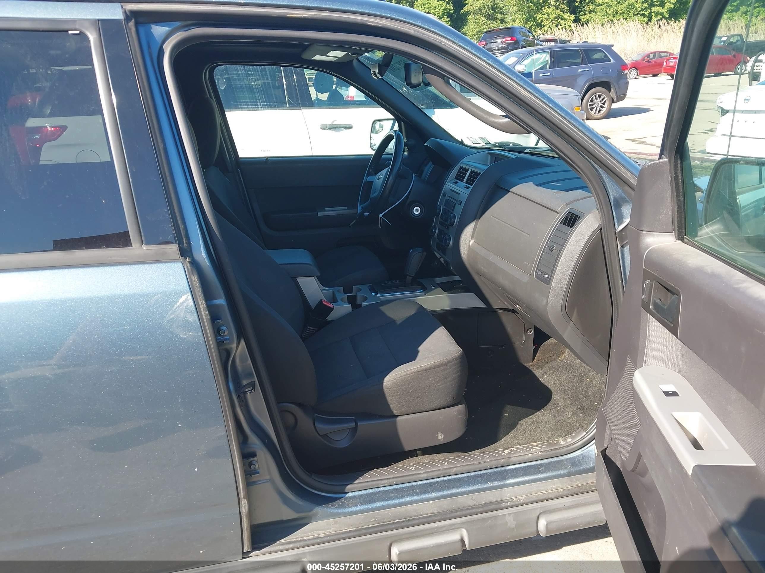 2012 Ford Escape Xlt Light Blue vin: 1FMCU0DG4CKB30862