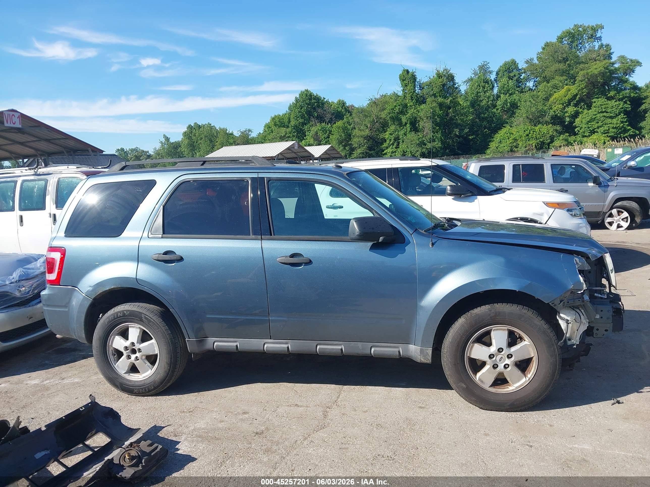 2012 Ford Escape Xlt Light Blue vin: 1FMCU0DG4CKB30862