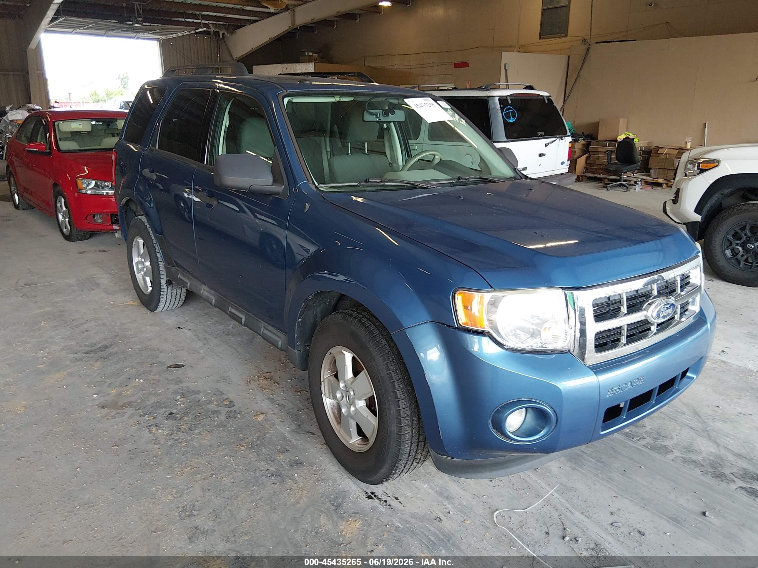 2010 Ford Escape Xlt Blue vin: 1FMCU0DG5AKB20340