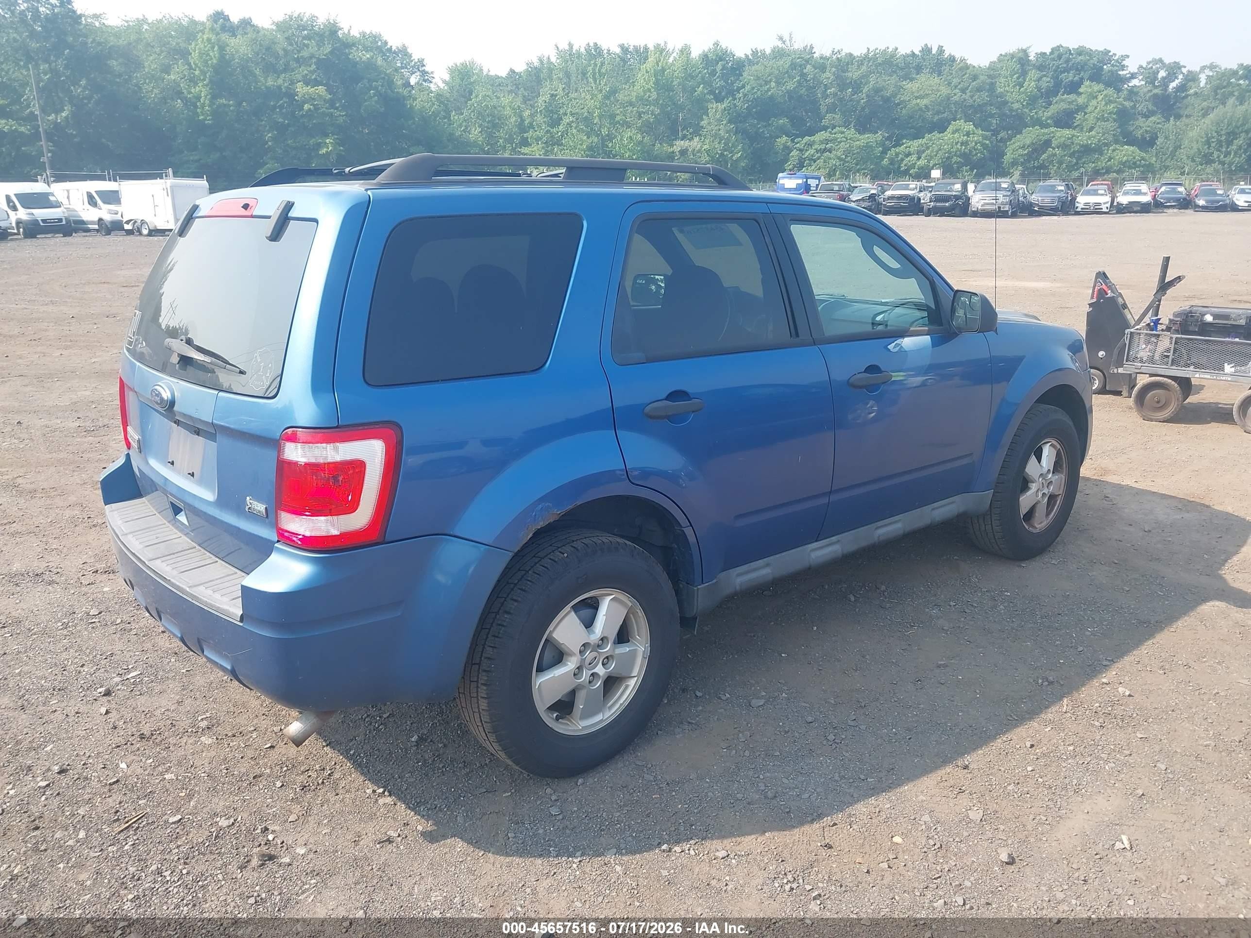 2010 Ford Escape Xlt Blue vin: 1FMCU0DG5AKB63821