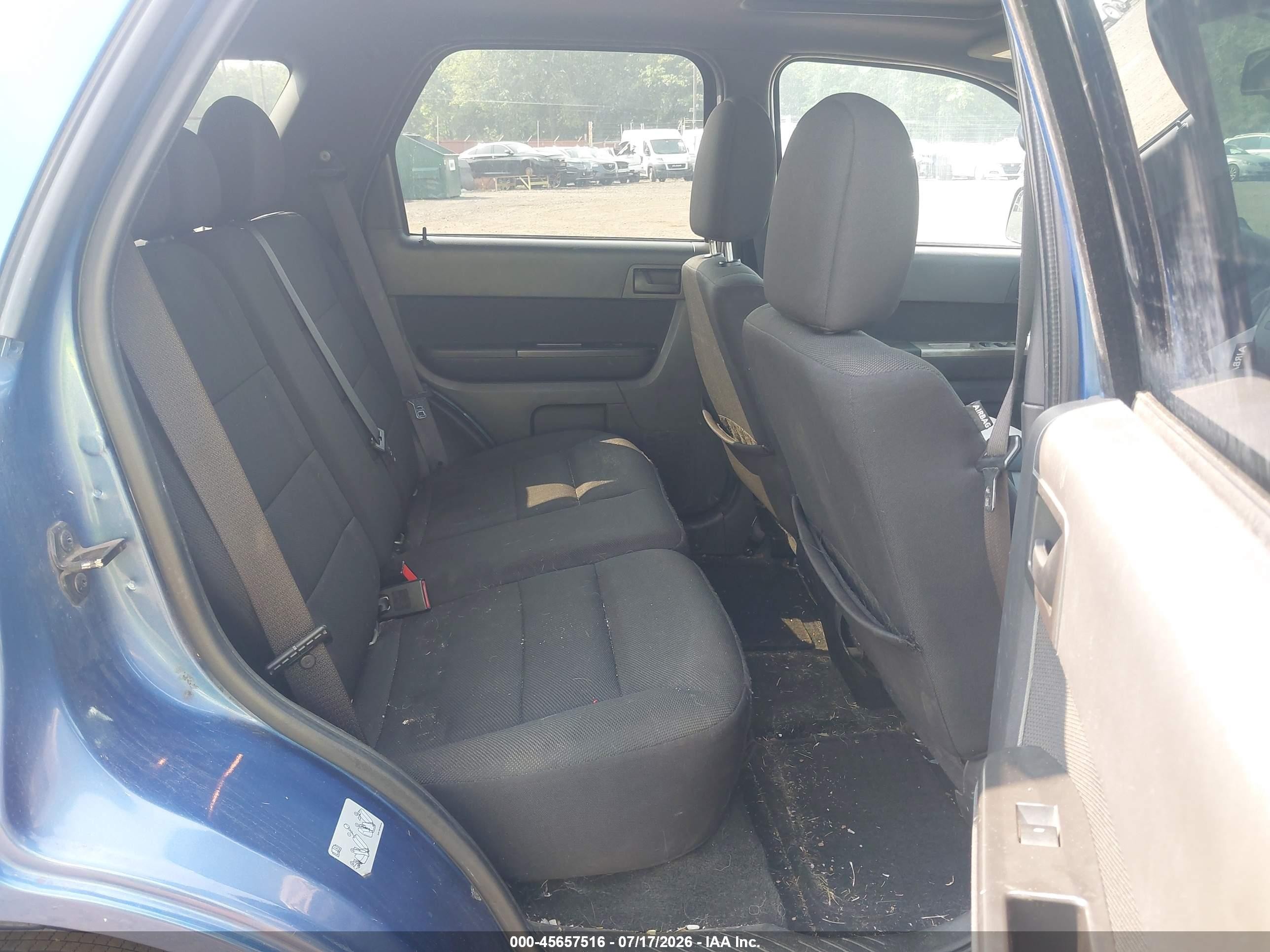 2010 Ford Escape Xlt Blue vin: 1FMCU0DG5AKB63821