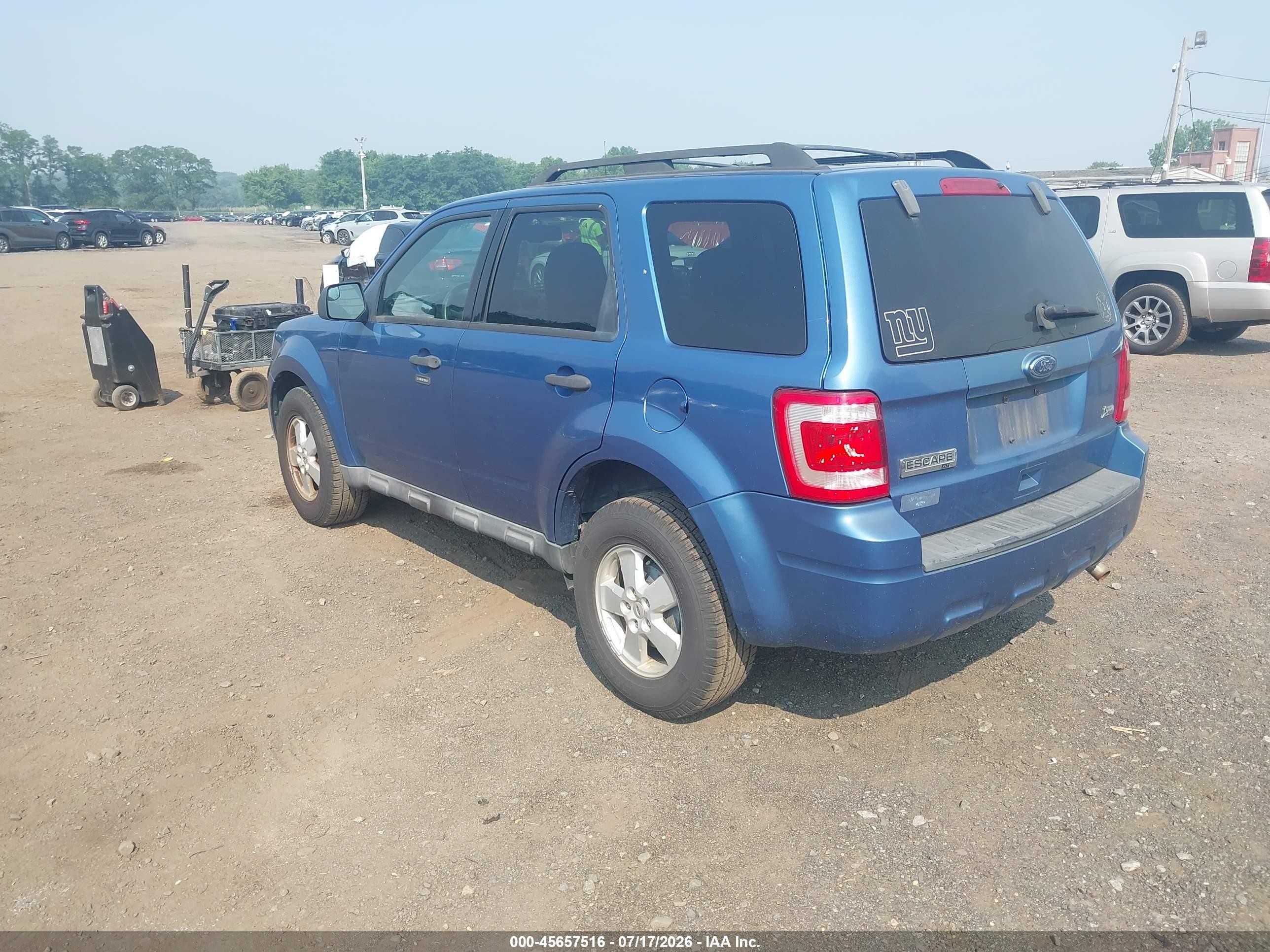 2010 Ford Escape Xlt Blue vin: 1FMCU0DG5AKB63821