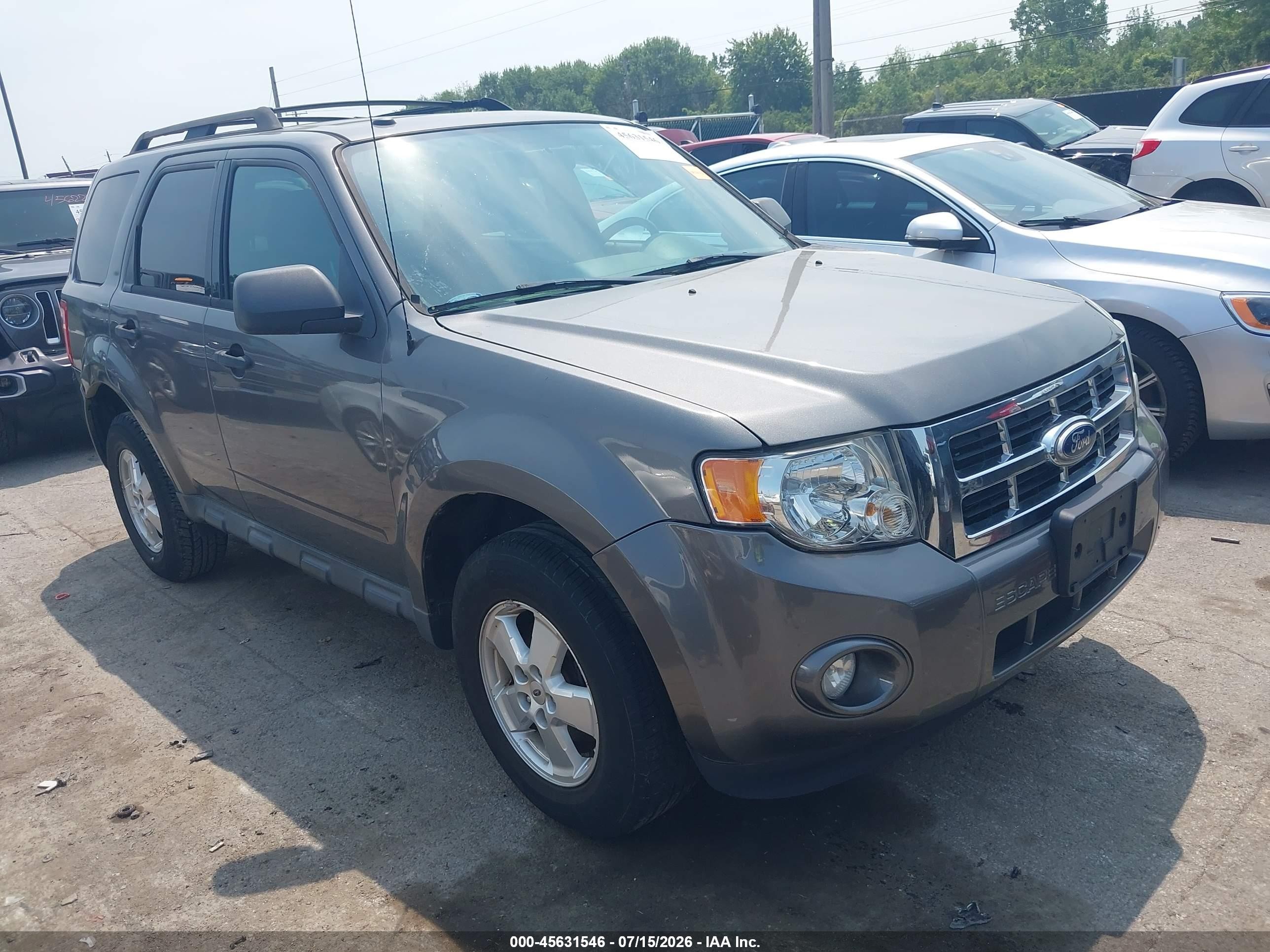 2010 Ford Escape Xlt Gray vin: 1FMCU0DG5AKD05584