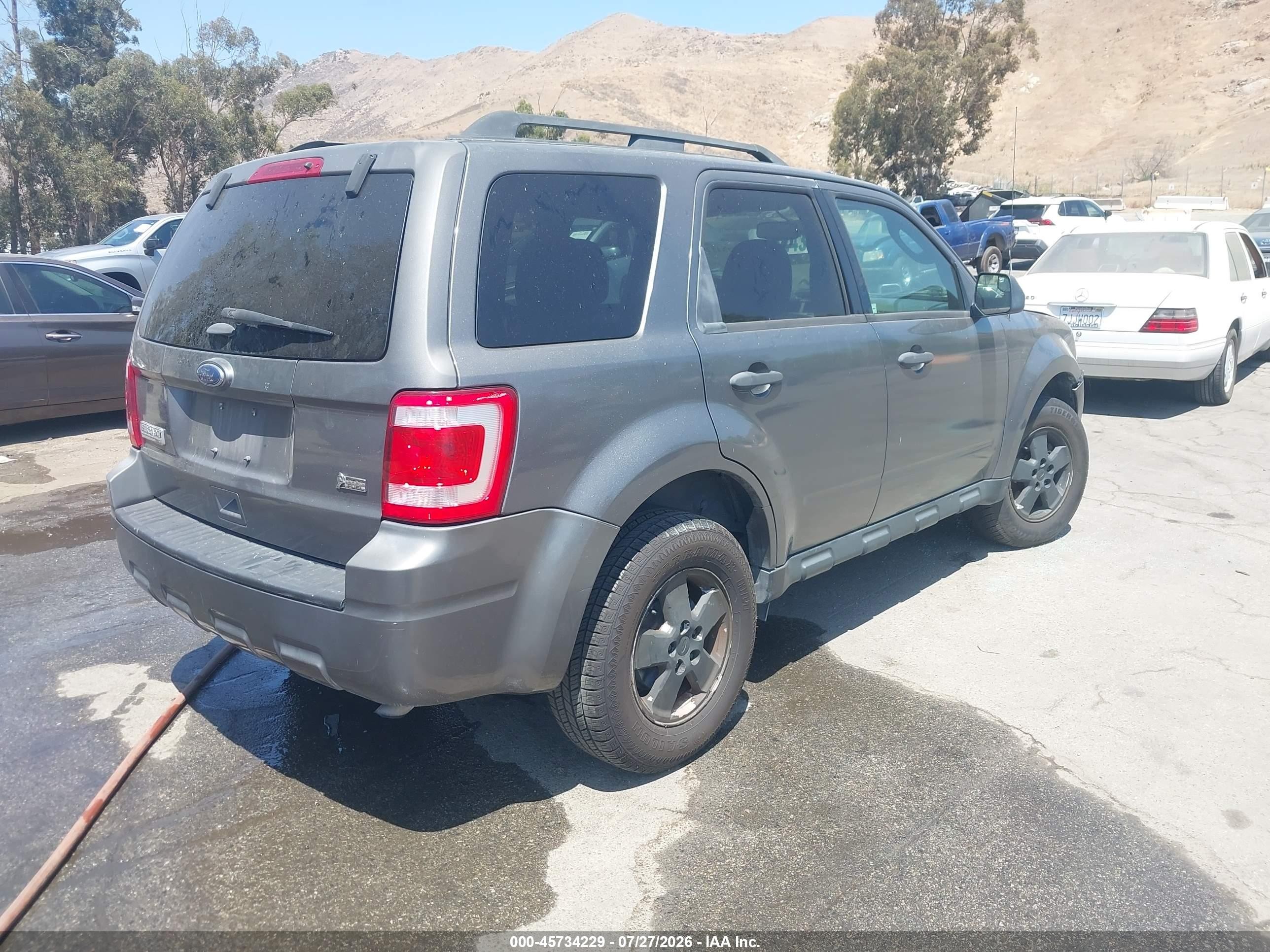 2011 Ford Escape Xlt Gray vin: 1FMCU0DG5BKA98843