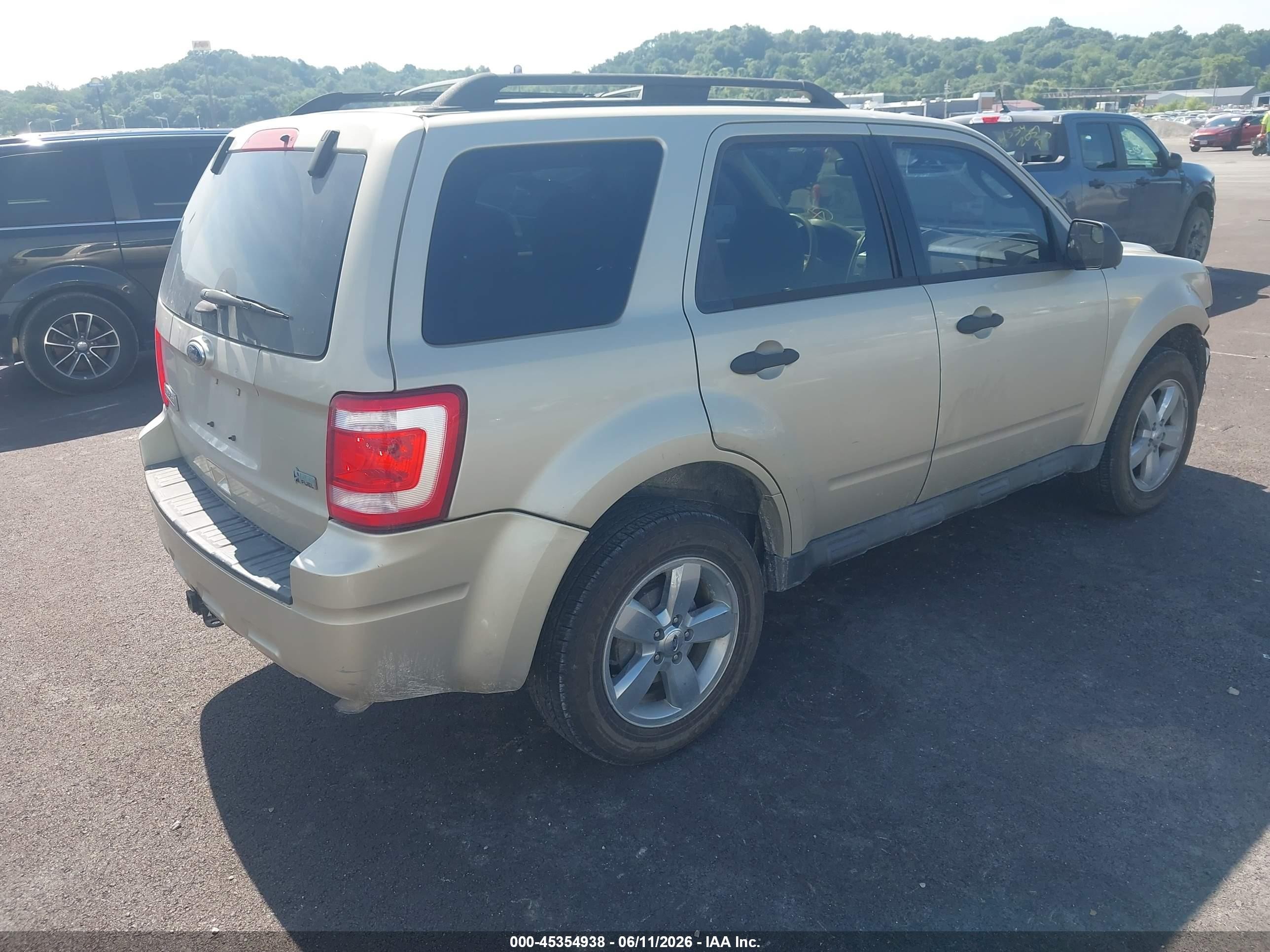 2011 Ford Escape Xlt Gold vin: 1FMCU0DG5BKC37661
