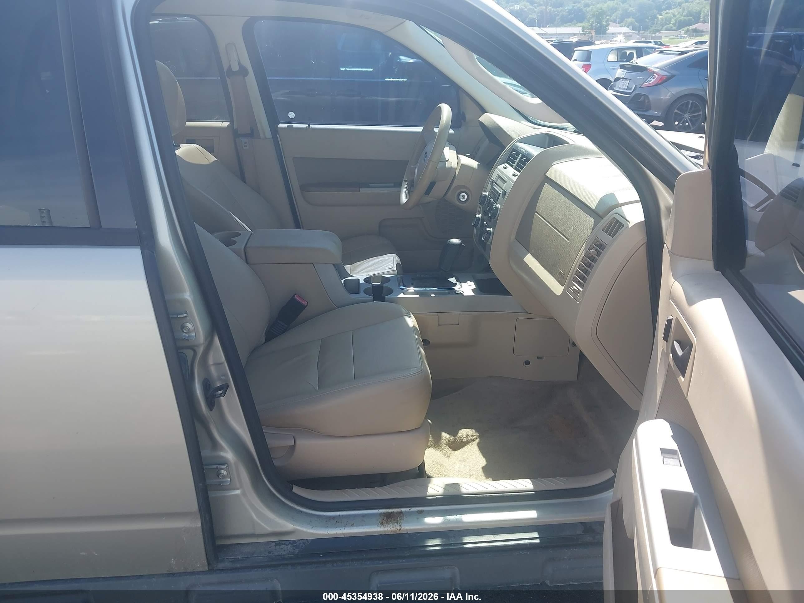 2011 Ford Escape Xlt Gold vin: 1FMCU0DG5BKC37661