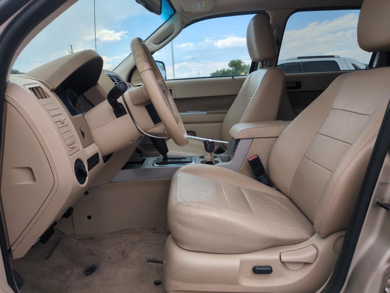 2010 Ford Escape Xlt Tan vin: 1FMCU0DG6AKD27352