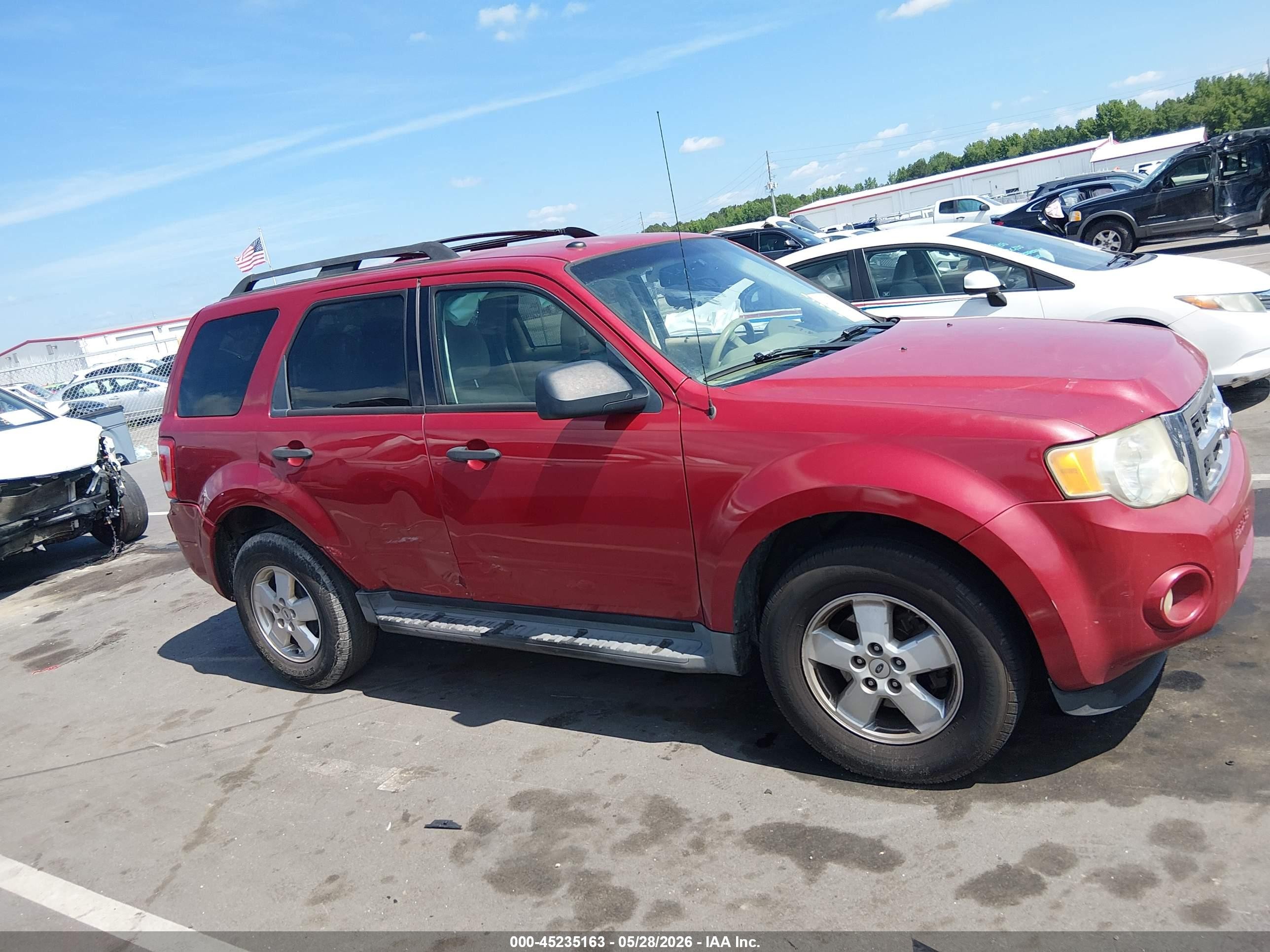2011 Ford Escape Xlt Red vin: 1FMCU0DG6BKA72395