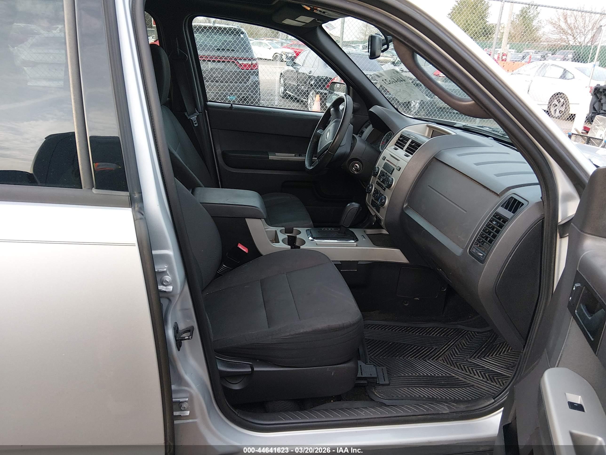 2011 Ford Escape Xlt Gray vin: 1FMCU0DG6BKB22714
