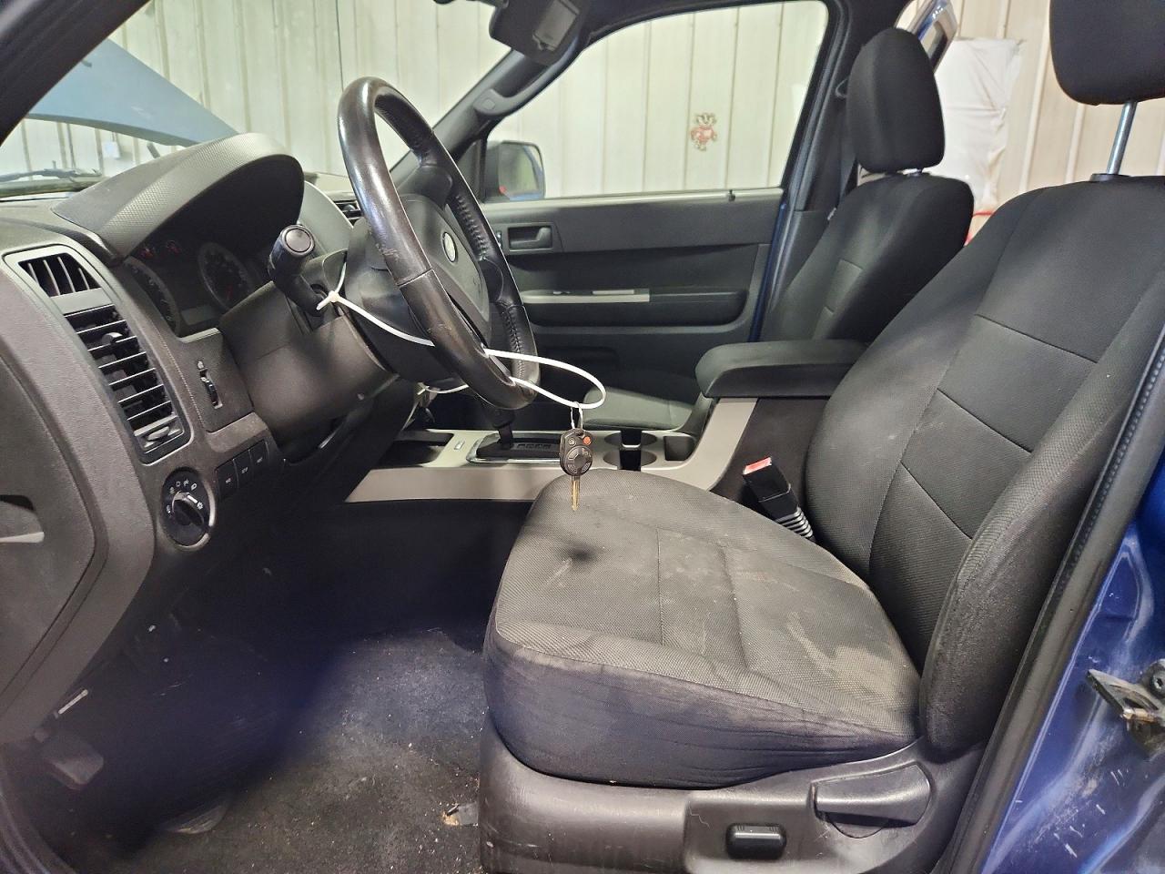 2010 Ford Escape Xlt Blue vin: 1FMCU0DG7AKA02810