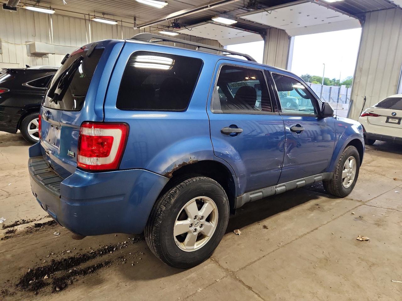 2010 Ford Escape Xlt Blue vin: 1FMCU0DG7AKA02810