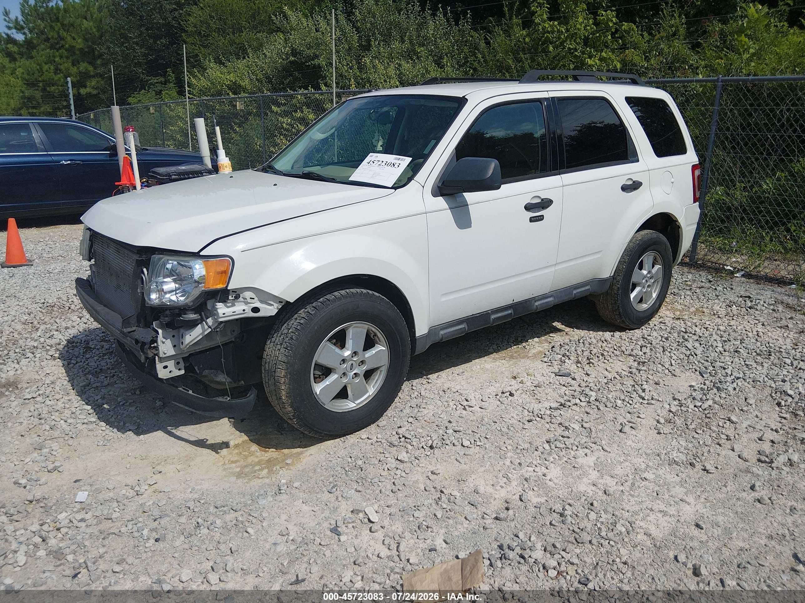 2010 Ford Escape Xlt White vin: 1FMCU0DG7AKA47178