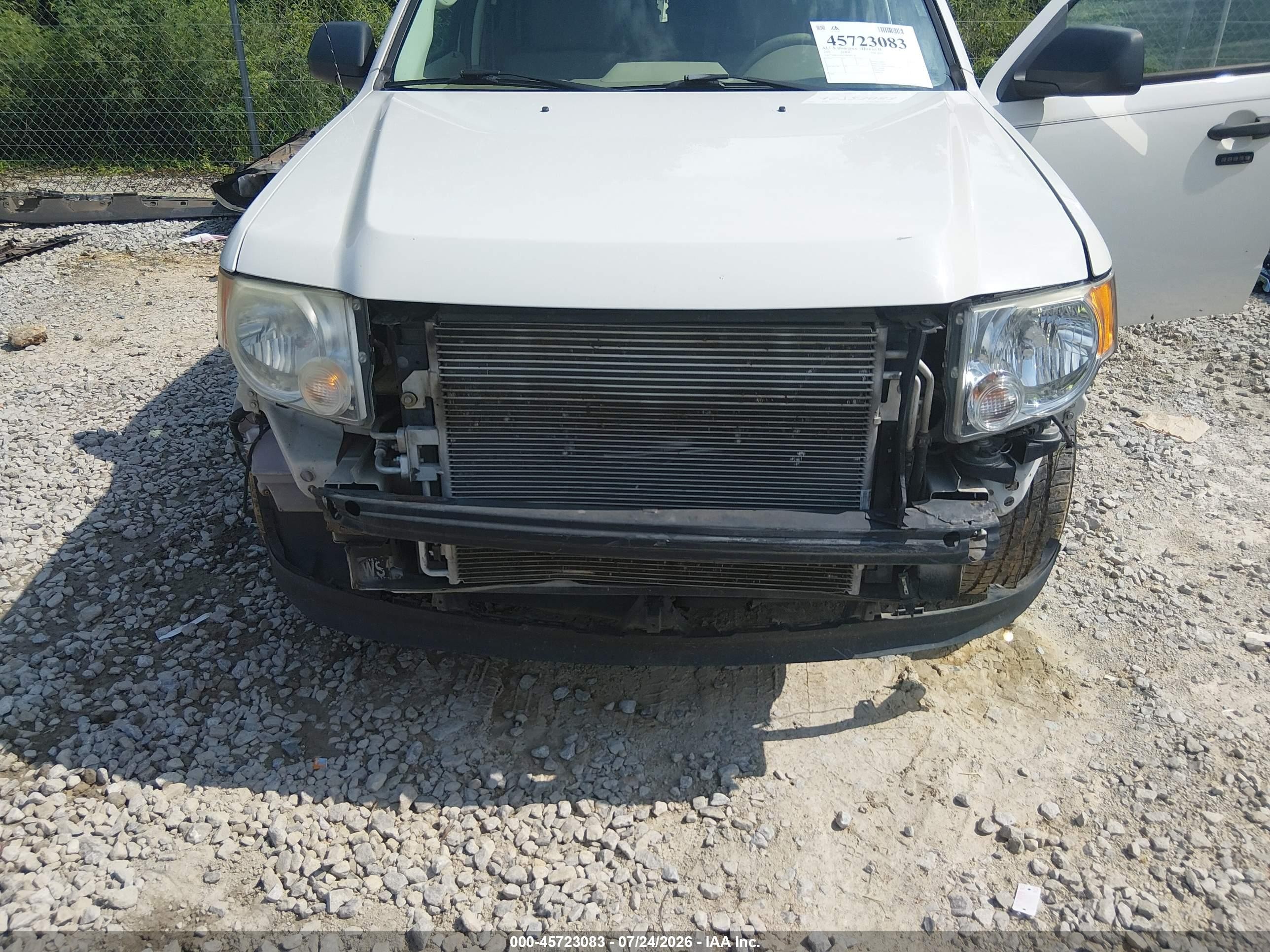 2010 Ford Escape Xlt White vin: 1FMCU0DG7AKA47178