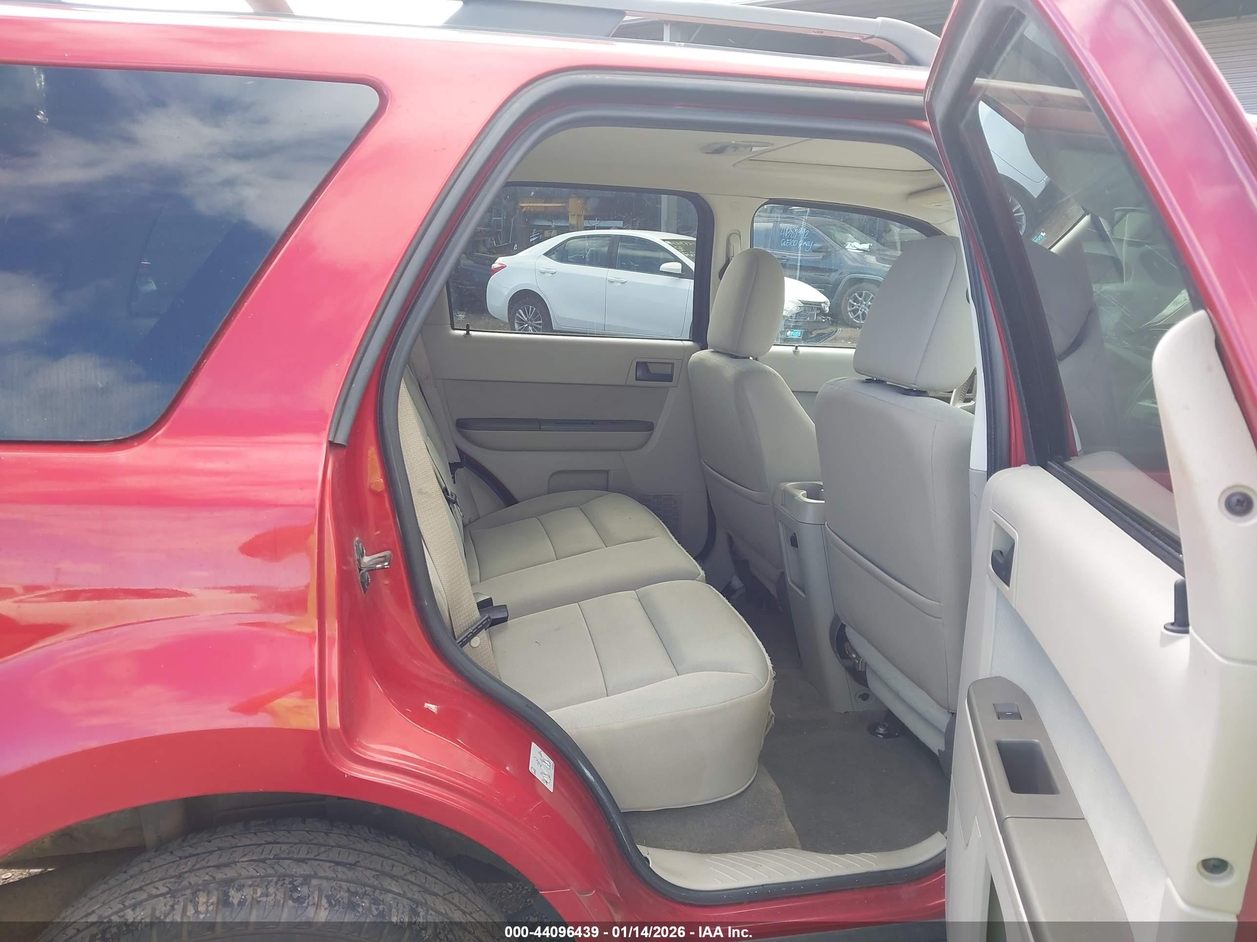 2010 Ford Escape Xlt Red vin: 1FMCU0DG7AKD45858