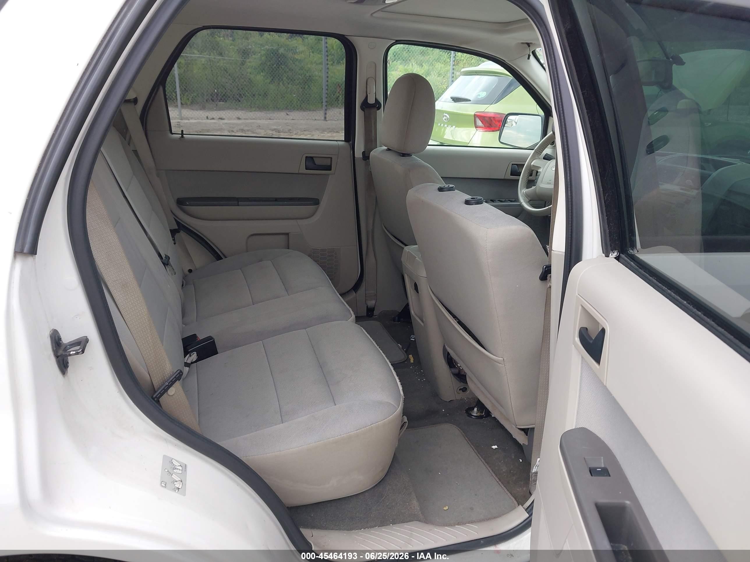 2012 Ford Escape Xlt White vin: 1FMCU0DG7CKB71101