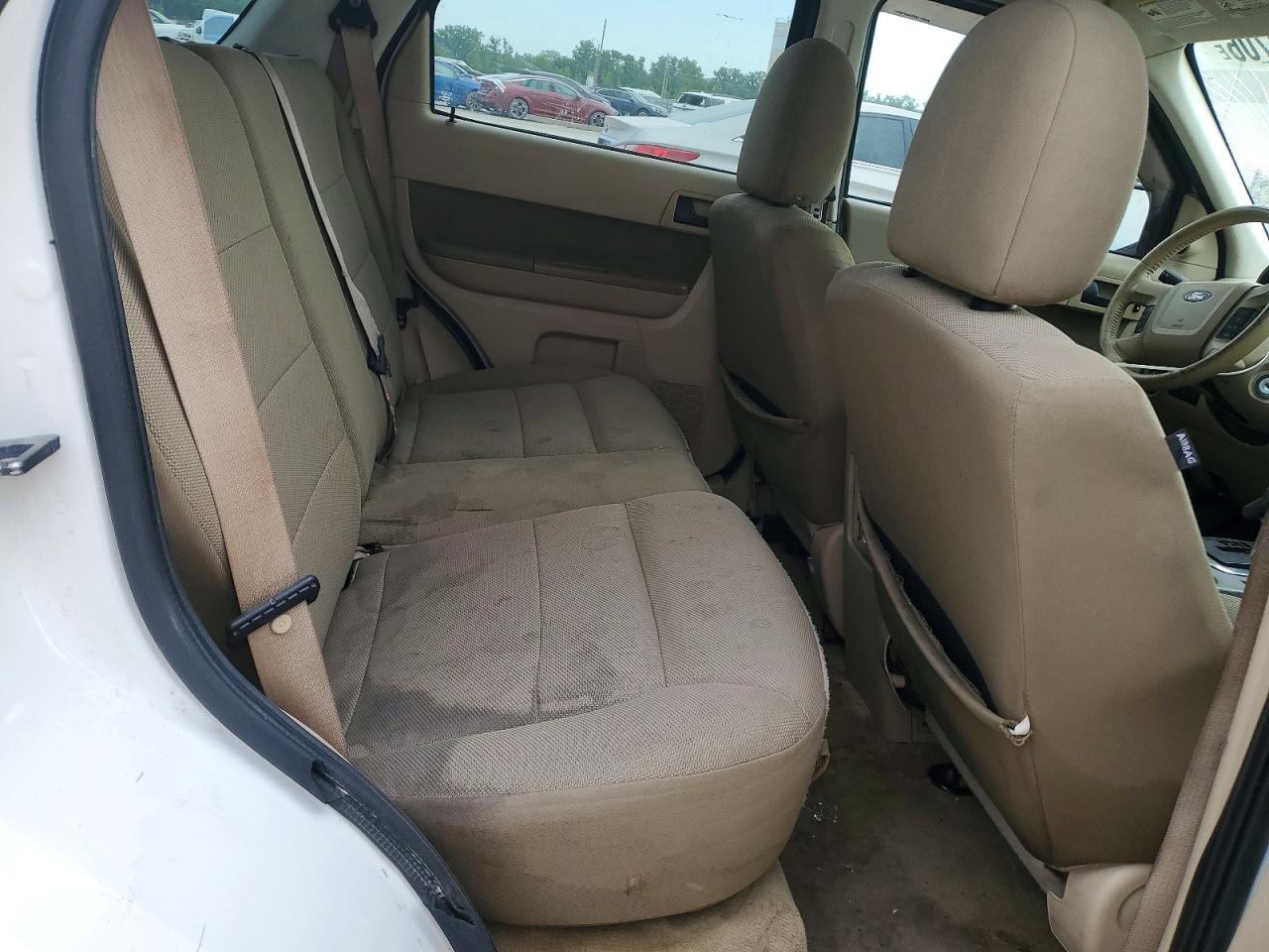 2010 Ford Escape Xlt Белый vin: 1FMCU0DG8AKA15159