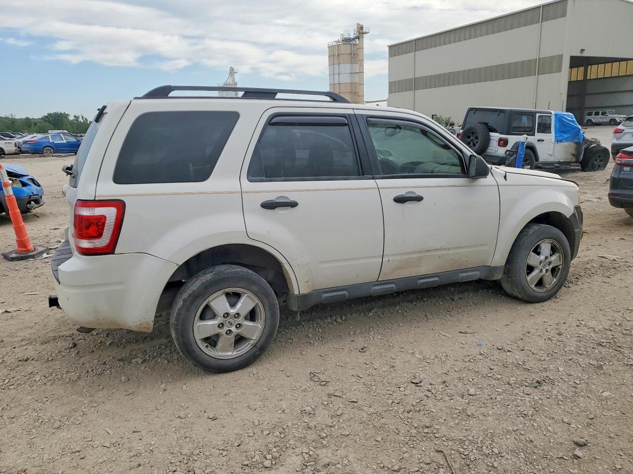 2010 Ford Escape Xlt Белый vin: 1FMCU0DG8AKA15159