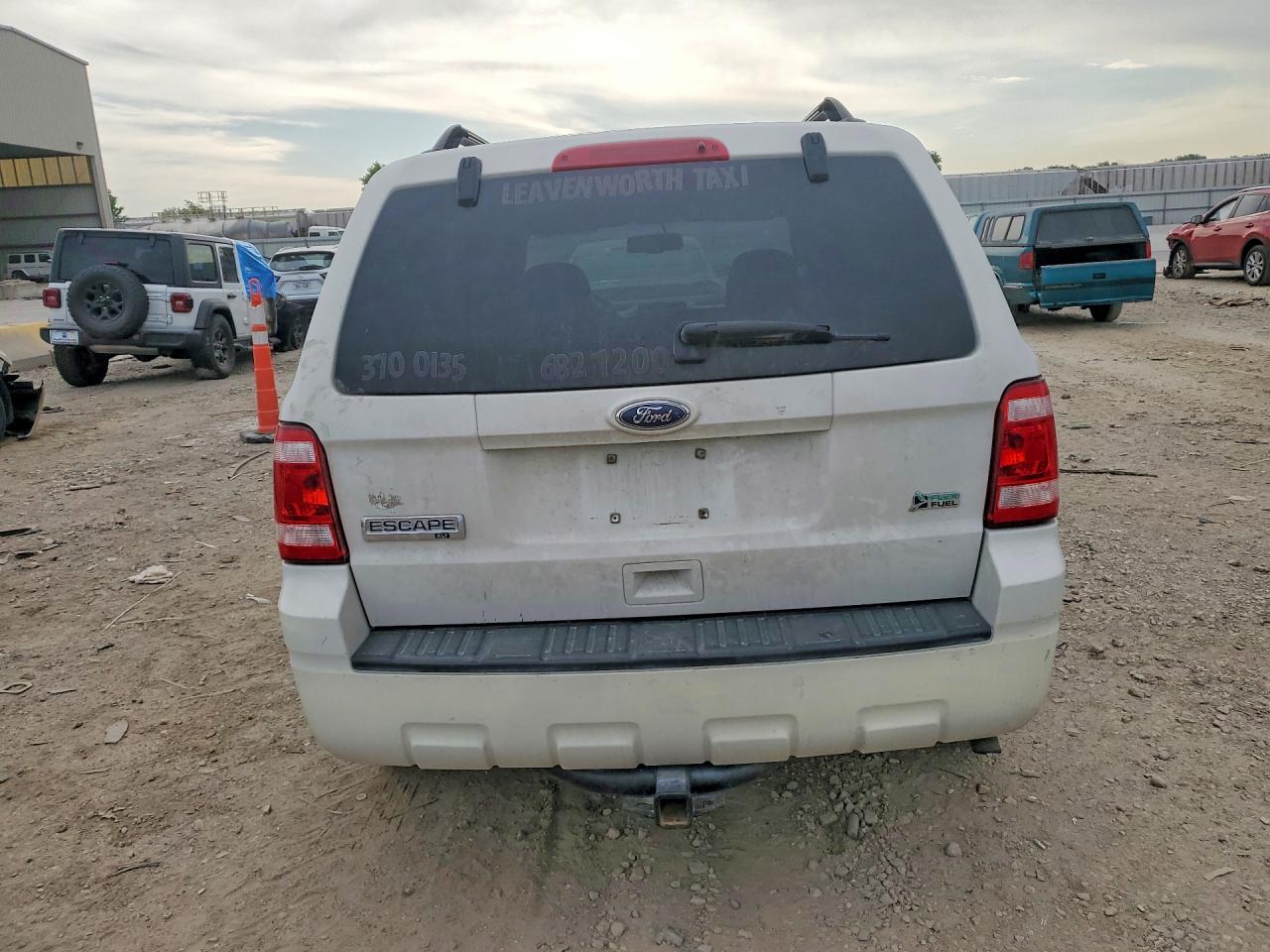 2010 Ford Escape Xlt Белый vin: 1FMCU0DG8AKA15159