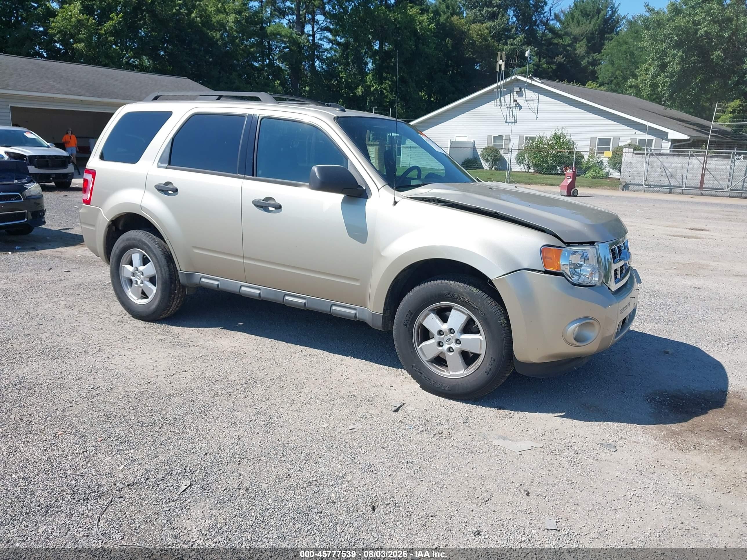 2010 Ford Escape Xlt Золотой vin: 1FMCU0DG8AKC28984