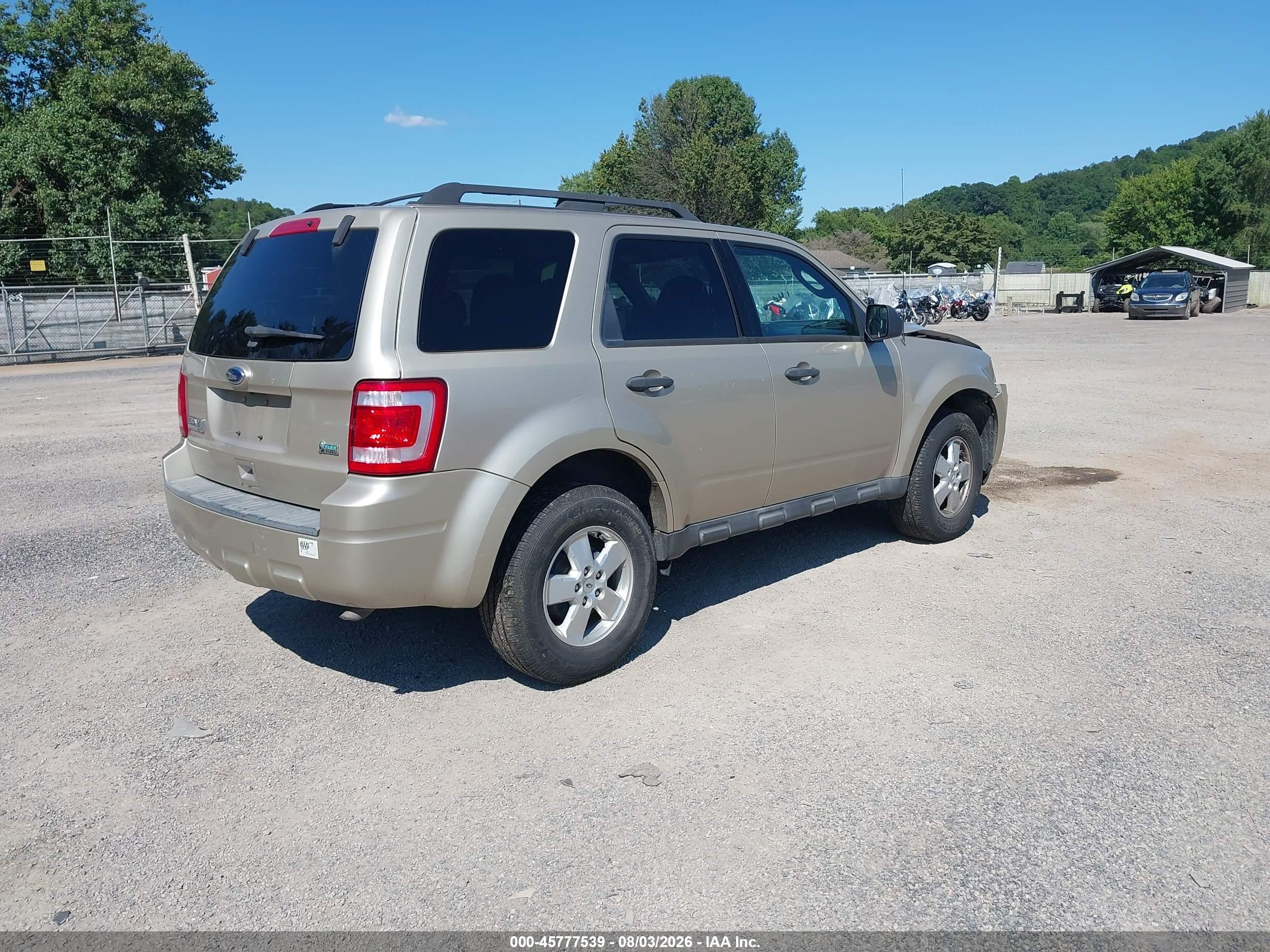 2010 Ford Escape Xlt Gold vin: 1FMCU0DG8AKC28984