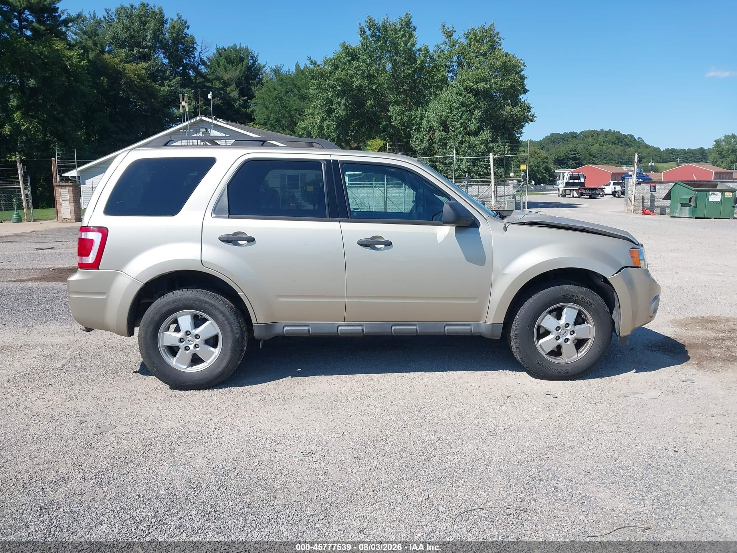 2010 Ford Escape Xlt Gold vin: 1FMCU0DG8AKC28984