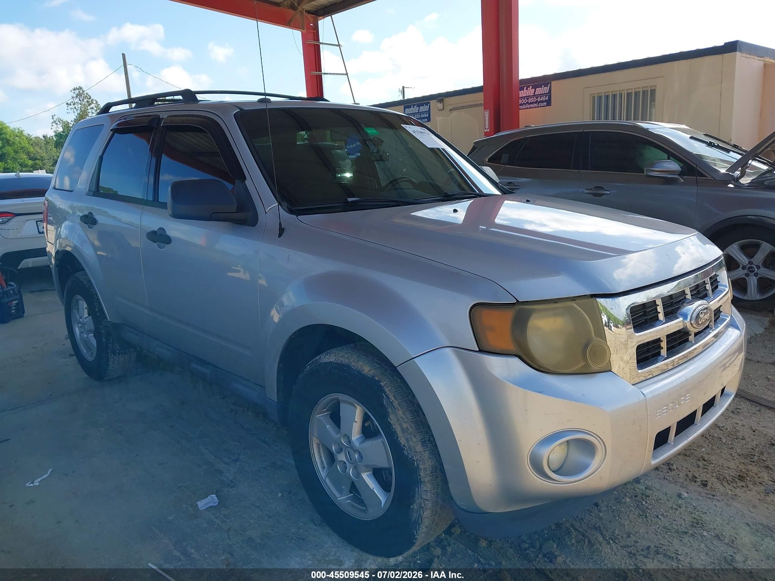 2010 Ford Escape Xlt Silver vin: 1FMCU0DG8AKC69082