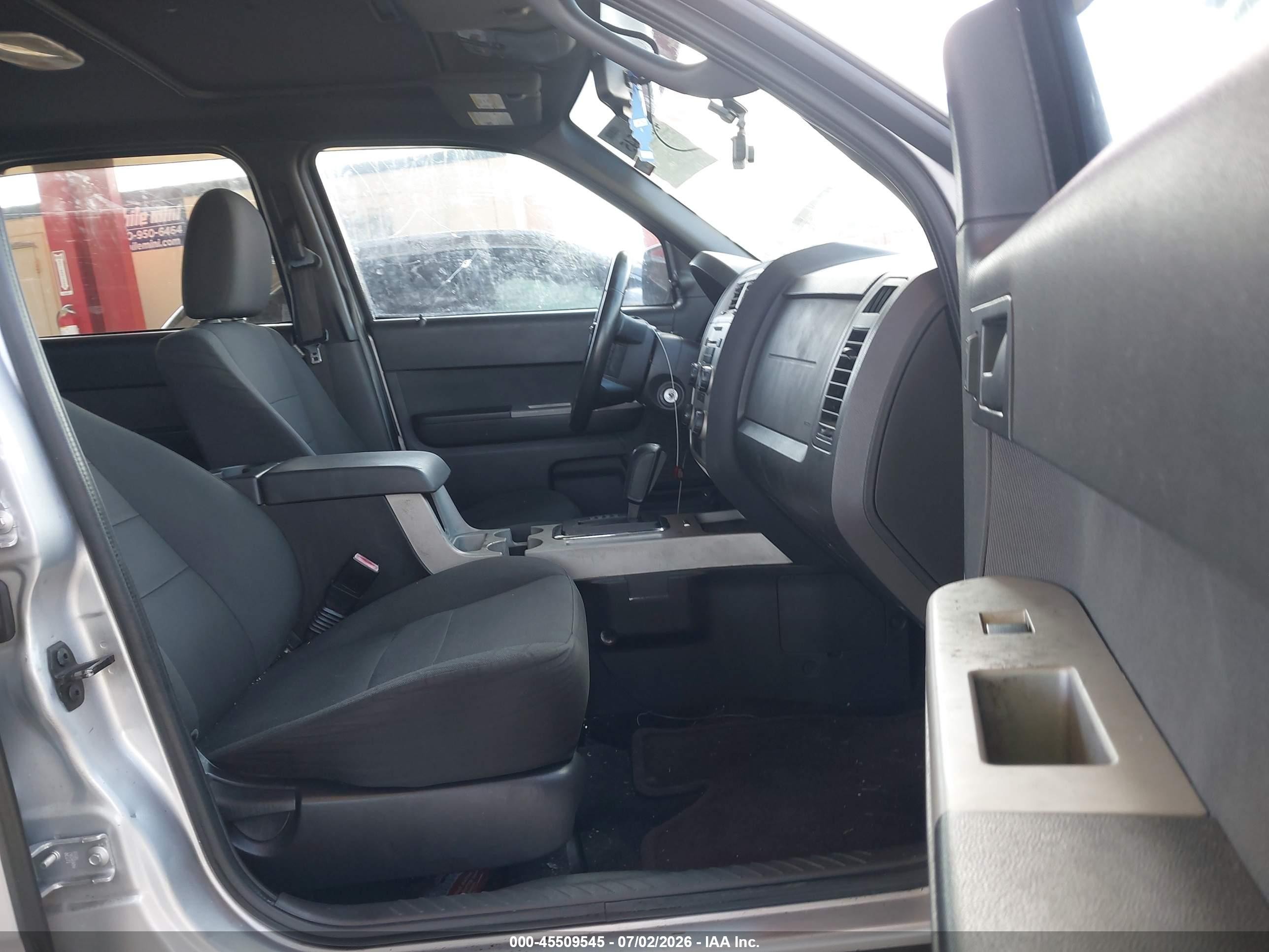 2010 Ford Escape Xlt Silver vin: 1FMCU0DG8AKC69082