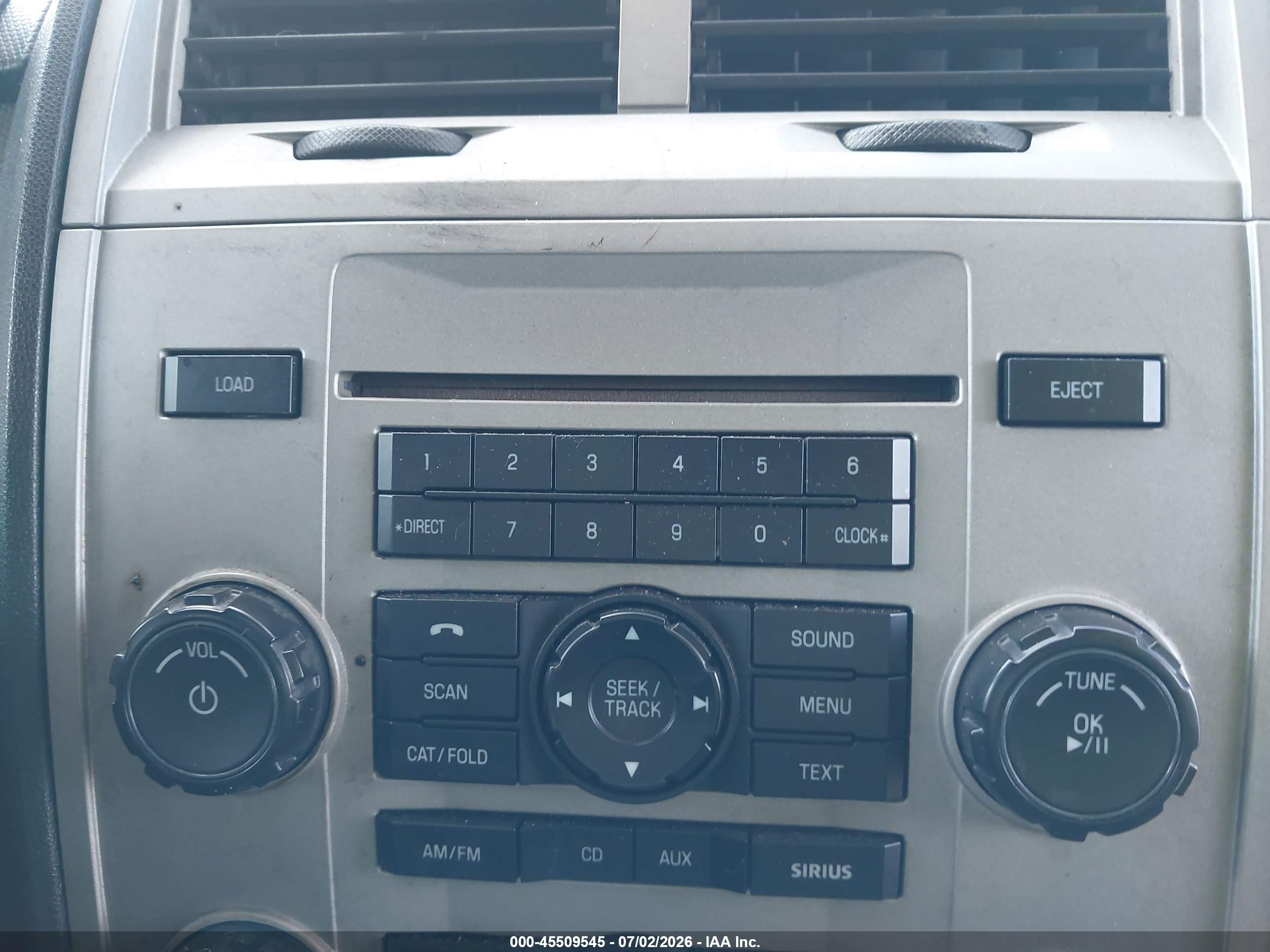 2010 Ford Escape Xlt Silver vin: 1FMCU0DG8AKC69082