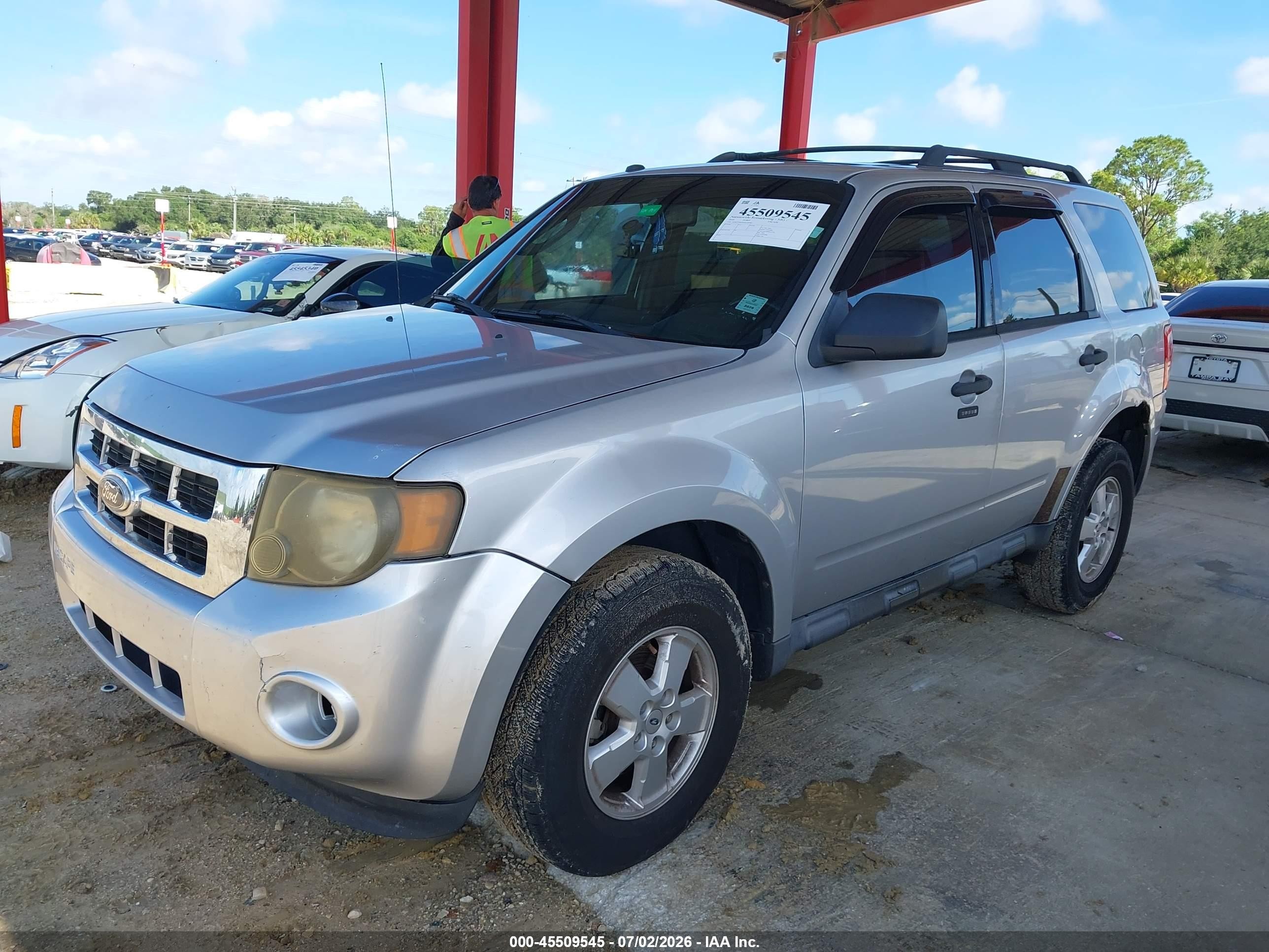 2010 Ford Escape Xlt Silver vin: 1FMCU0DG8AKC69082