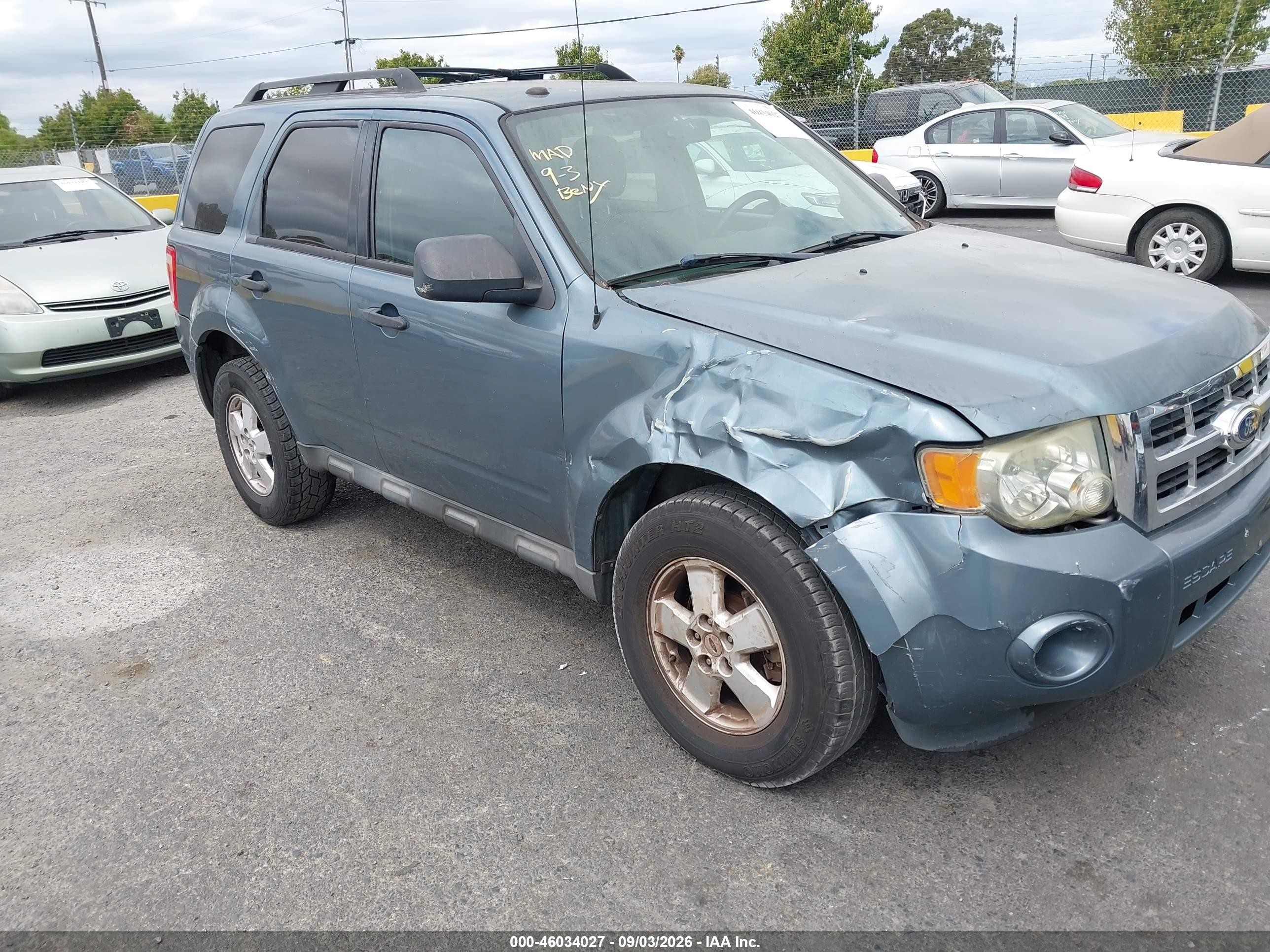 2011 Ford Escape Xlt Light Blue vin: 1FMCU0DG8BKA08472