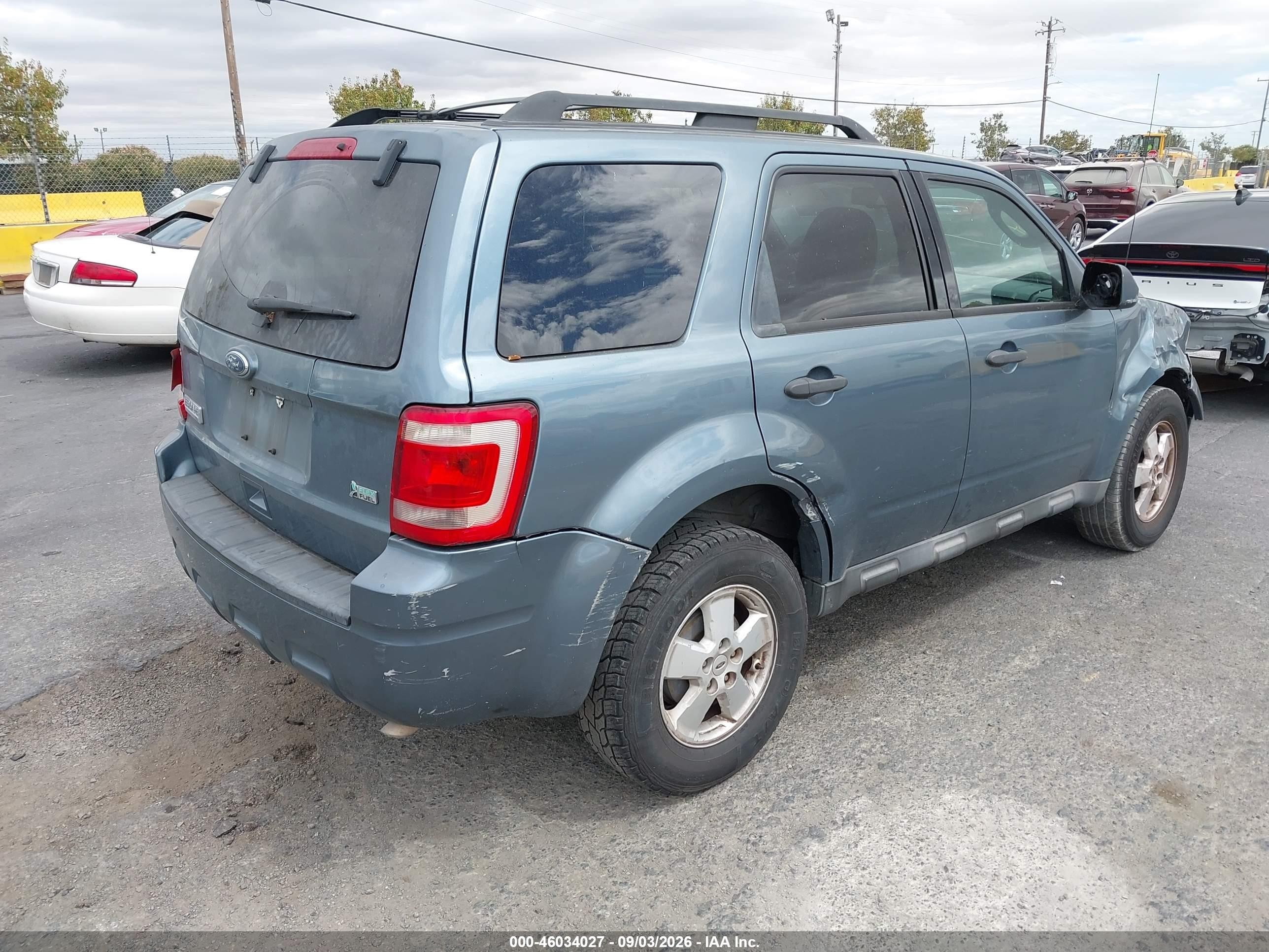 2011 Ford Escape Xlt Light Blue vin: 1FMCU0DG8BKA08472