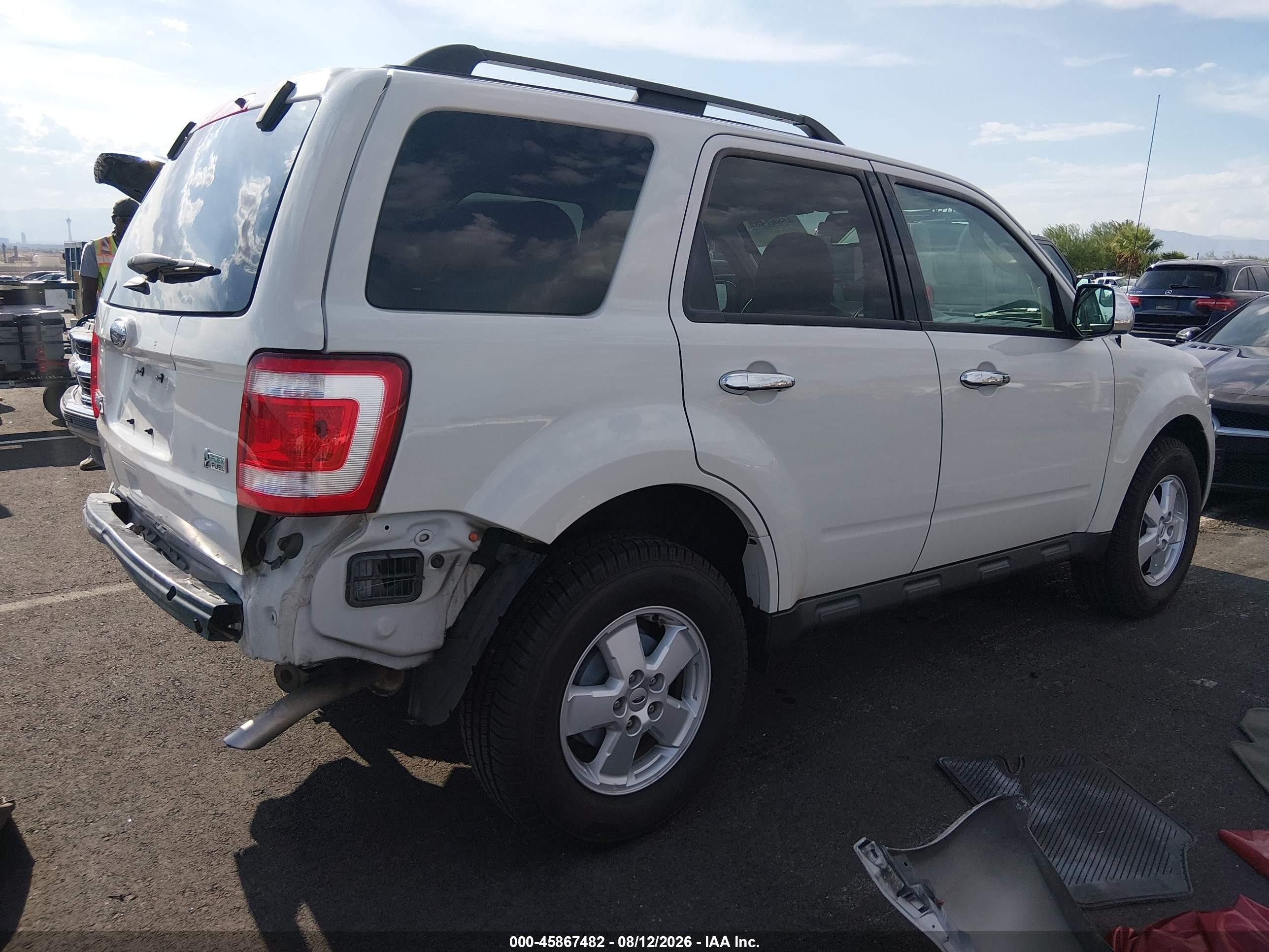 2011 Ford Escape Xlt White vin: 1FMCU0DG8BKB53513