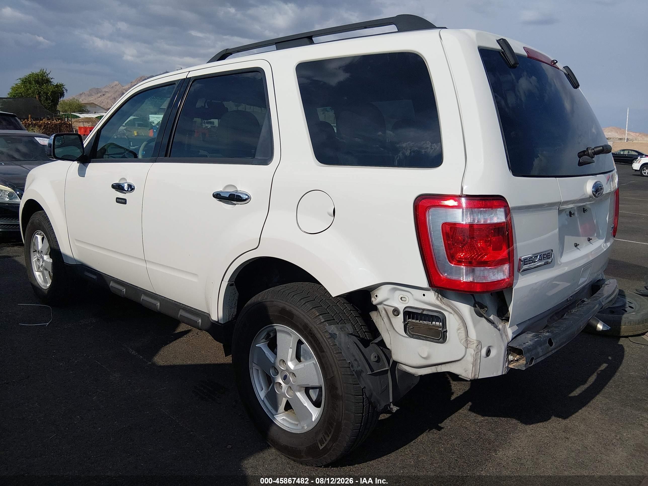 2011 Ford Escape Xlt White vin: 1FMCU0DG8BKB53513