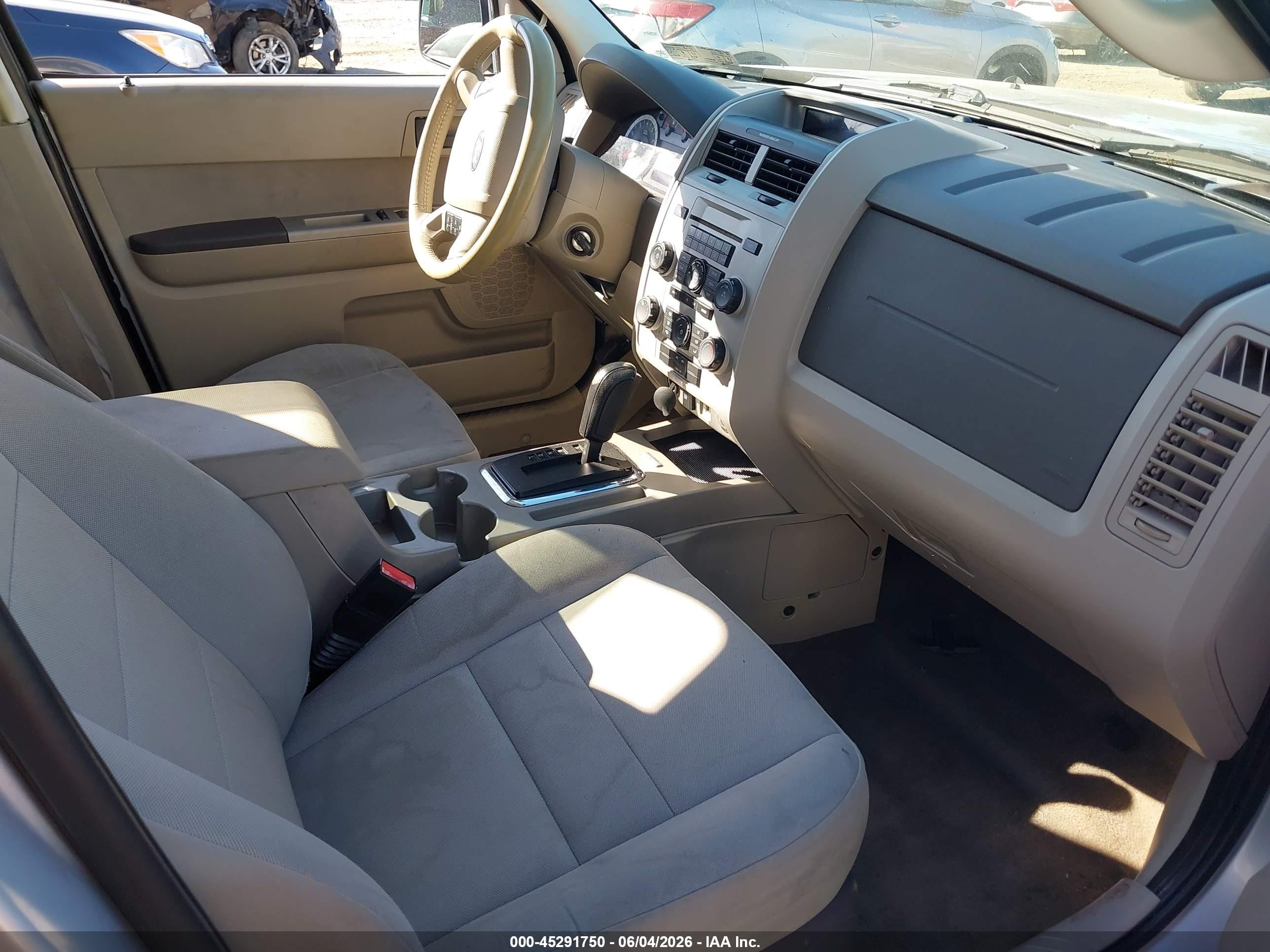 2011 Ford Escape Xlt Серебряный vin: 1FMCU0DG8BKC70119