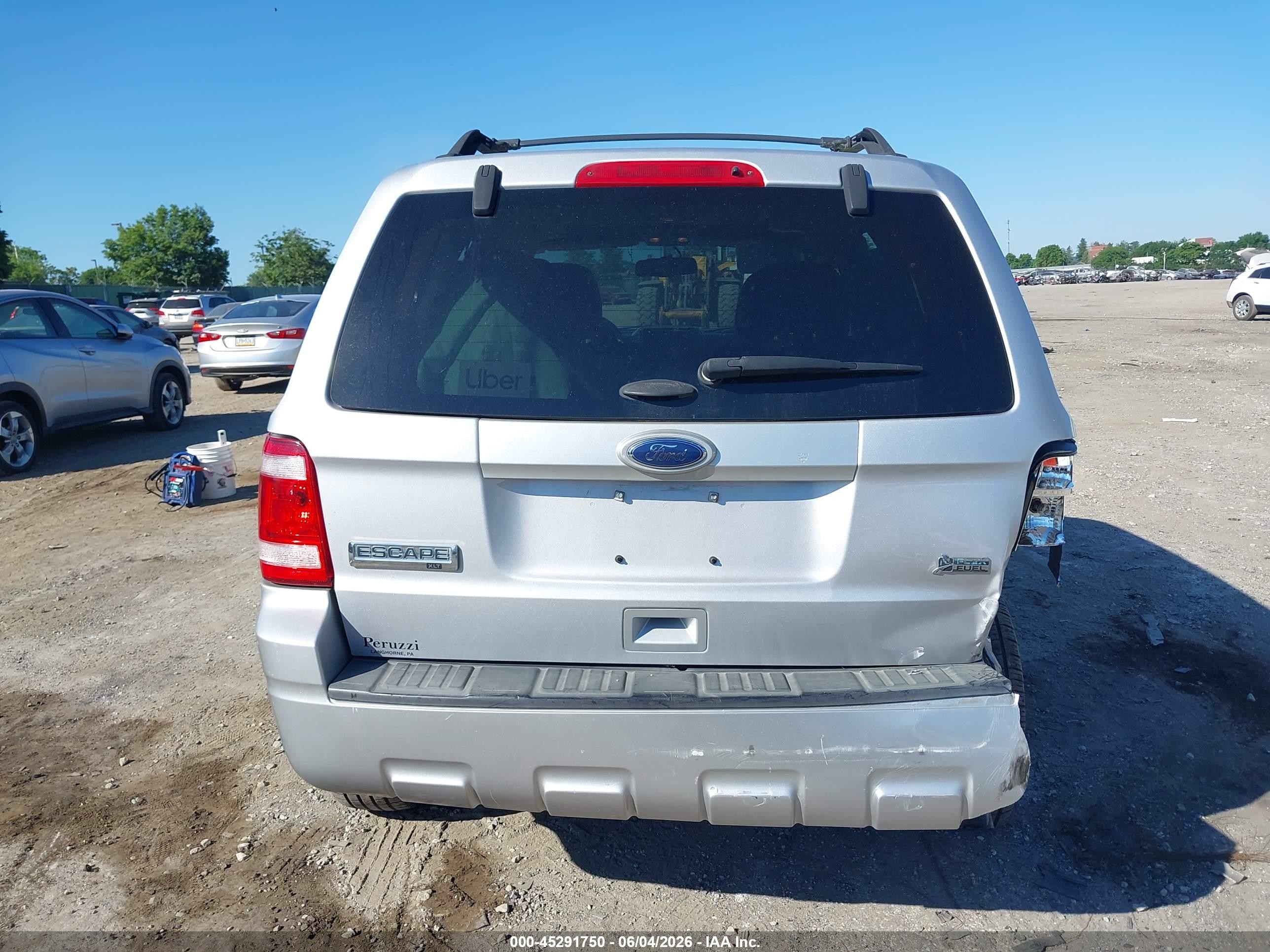2011 Ford Escape Xlt Серебряный vin: 1FMCU0DG8BKC70119