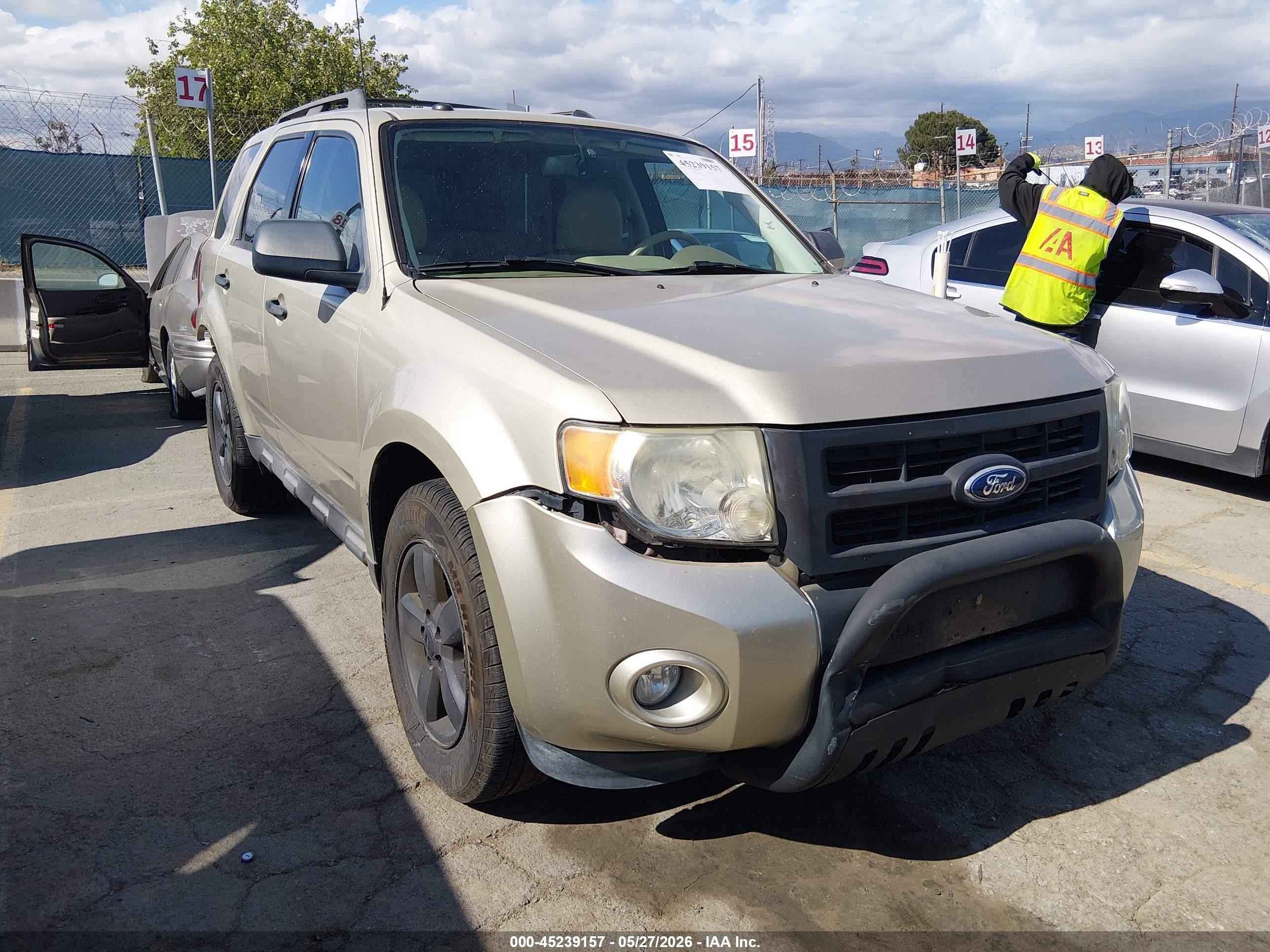 2012 Ford Escape Xlt Gold vin: 1FMCU0DG8CKA22843