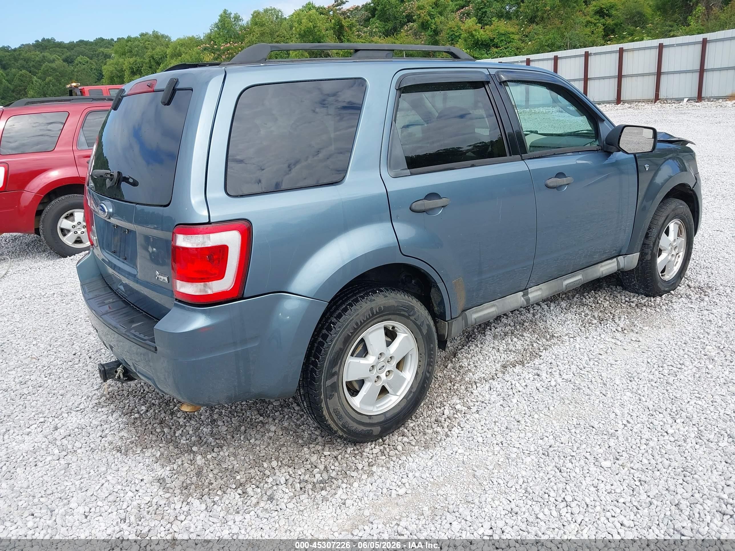2010 Ford Escape Xlt Blue vin: 1FMCU0DG9AKC22207