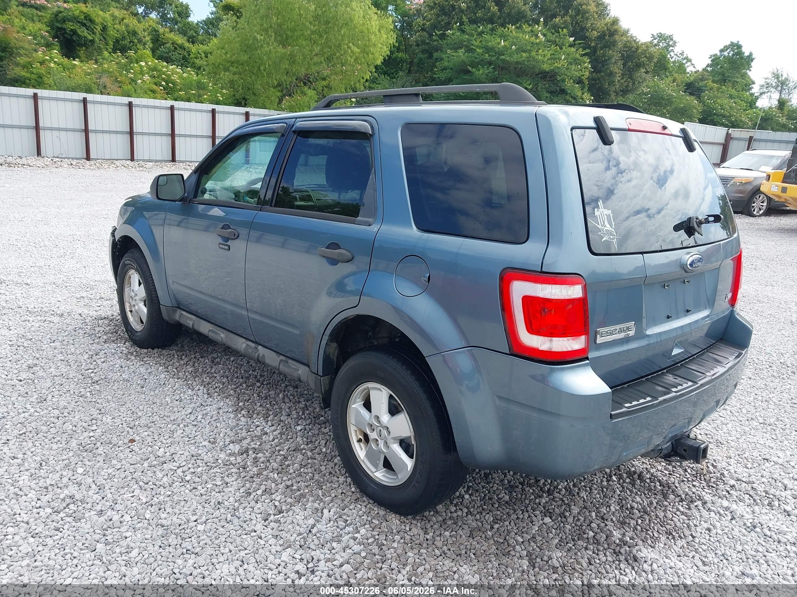 2010 Ford Escape Xlt Blue vin: 1FMCU0DG9AKC22207