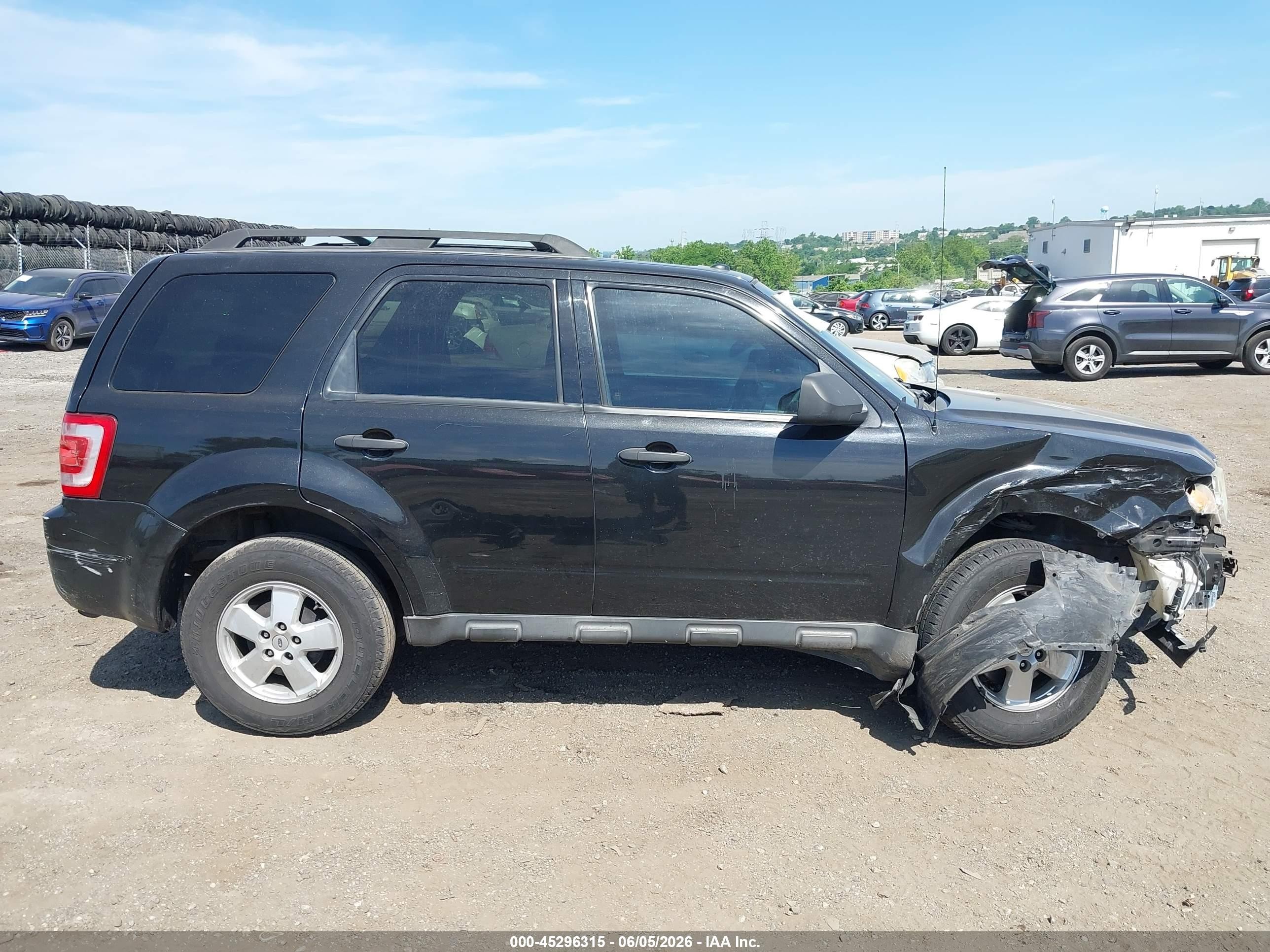 2011 Ford Escape Xlt Черный vin: 1FMCU0DG9BKC01651