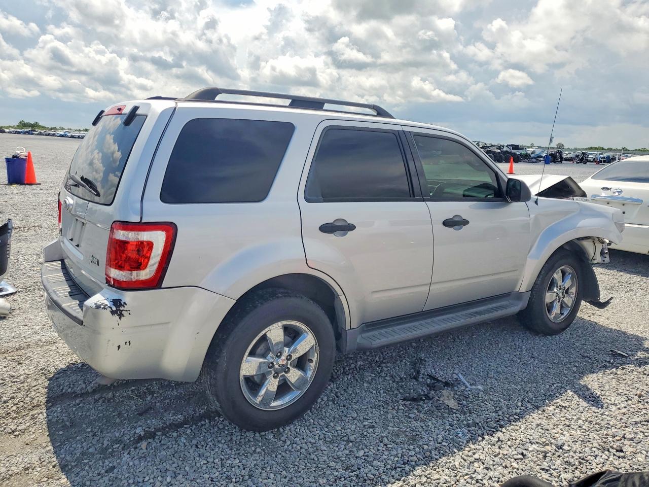 2011 Ford Escape Xlt Серебряный vin: 1FMCU0DG9BKC29644