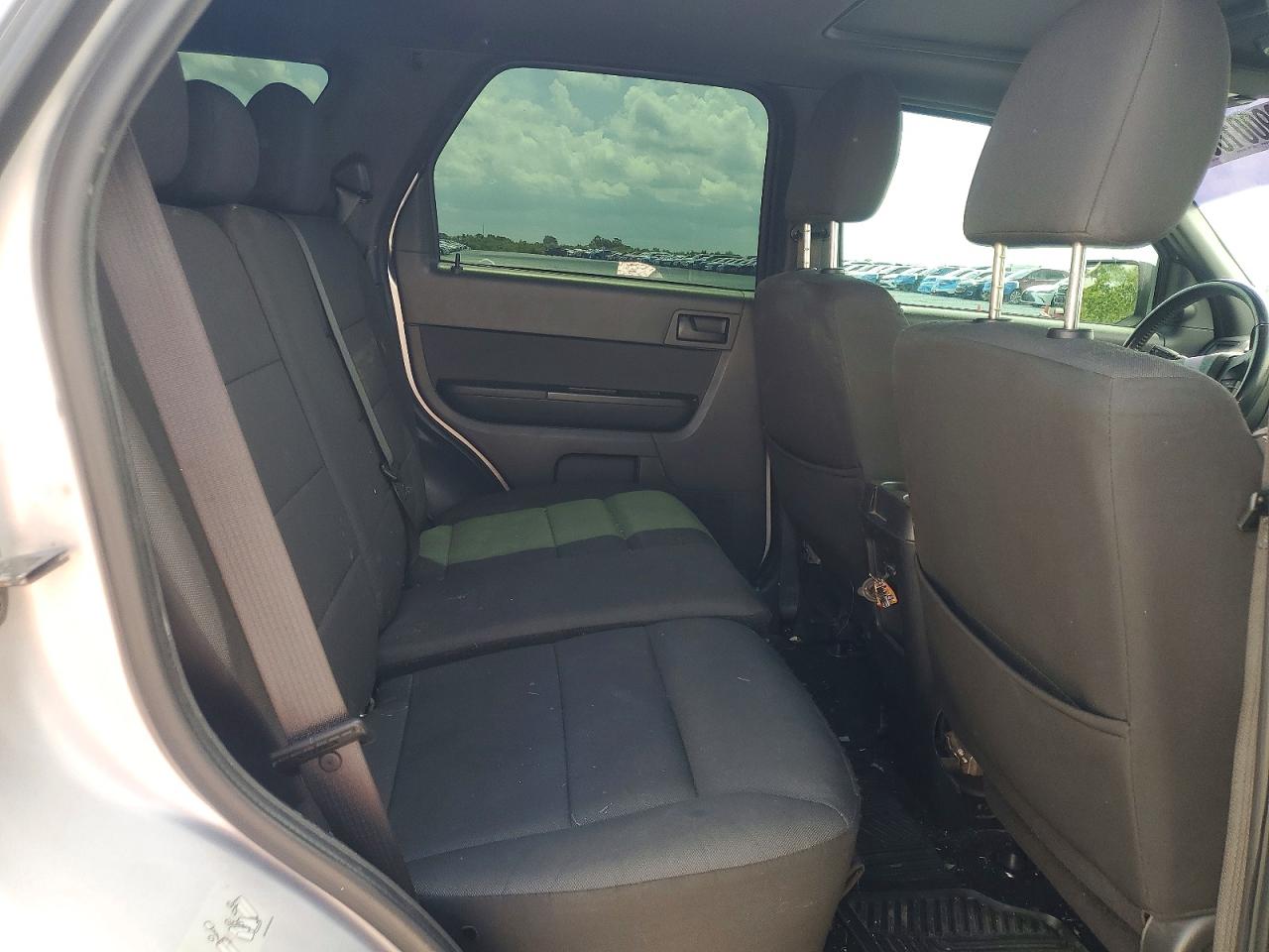 2011 Ford Escape Xlt Серебряный vin: 1FMCU0DG9BKC29644