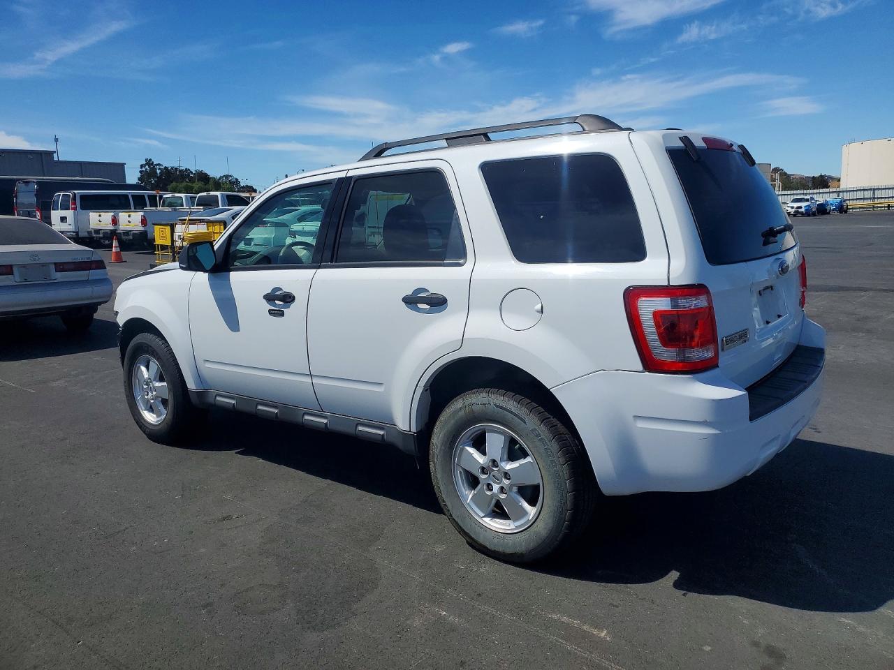 2012 Ford Escape Xlt White vin: 1FMCU0DG9CKB06170